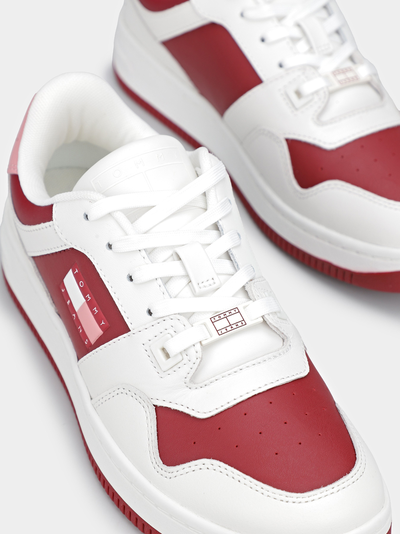 Кеди низькі Tommy Hilfiger модель EN0EN02571-XKG Кеди низькі Tommy Hilfiger модель EN0EN02571-XKG Фото