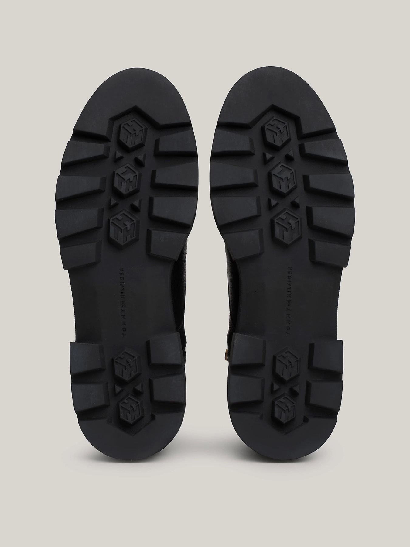 Черевики Tommy Hilfiger модель FW0FW08160-BDS Черевики Tommy Hilfiger модель FW0FW08160-BDS Фото