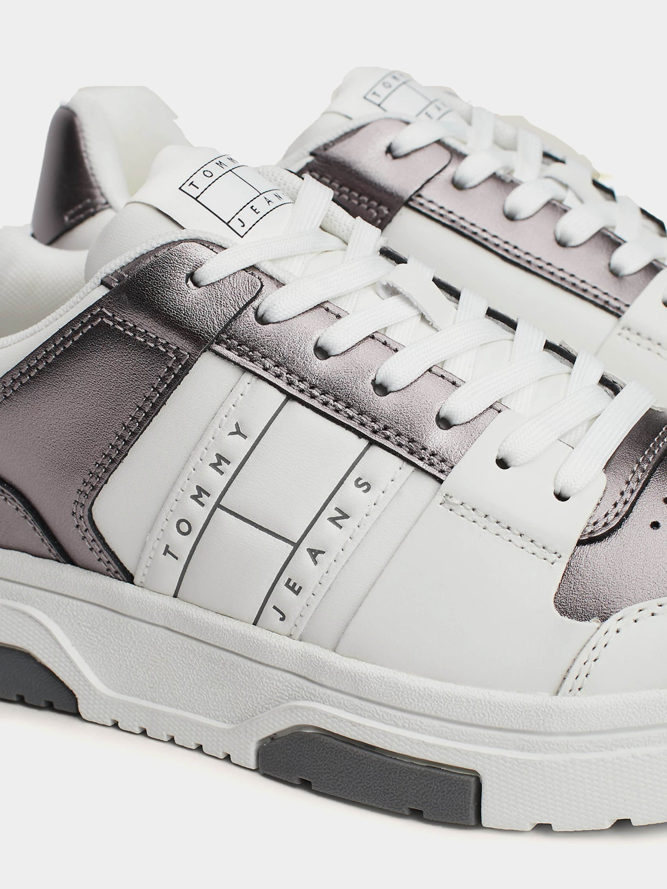 Кеды низкие Tommy Hilfiger модель EN0EN02591-TRH Фото