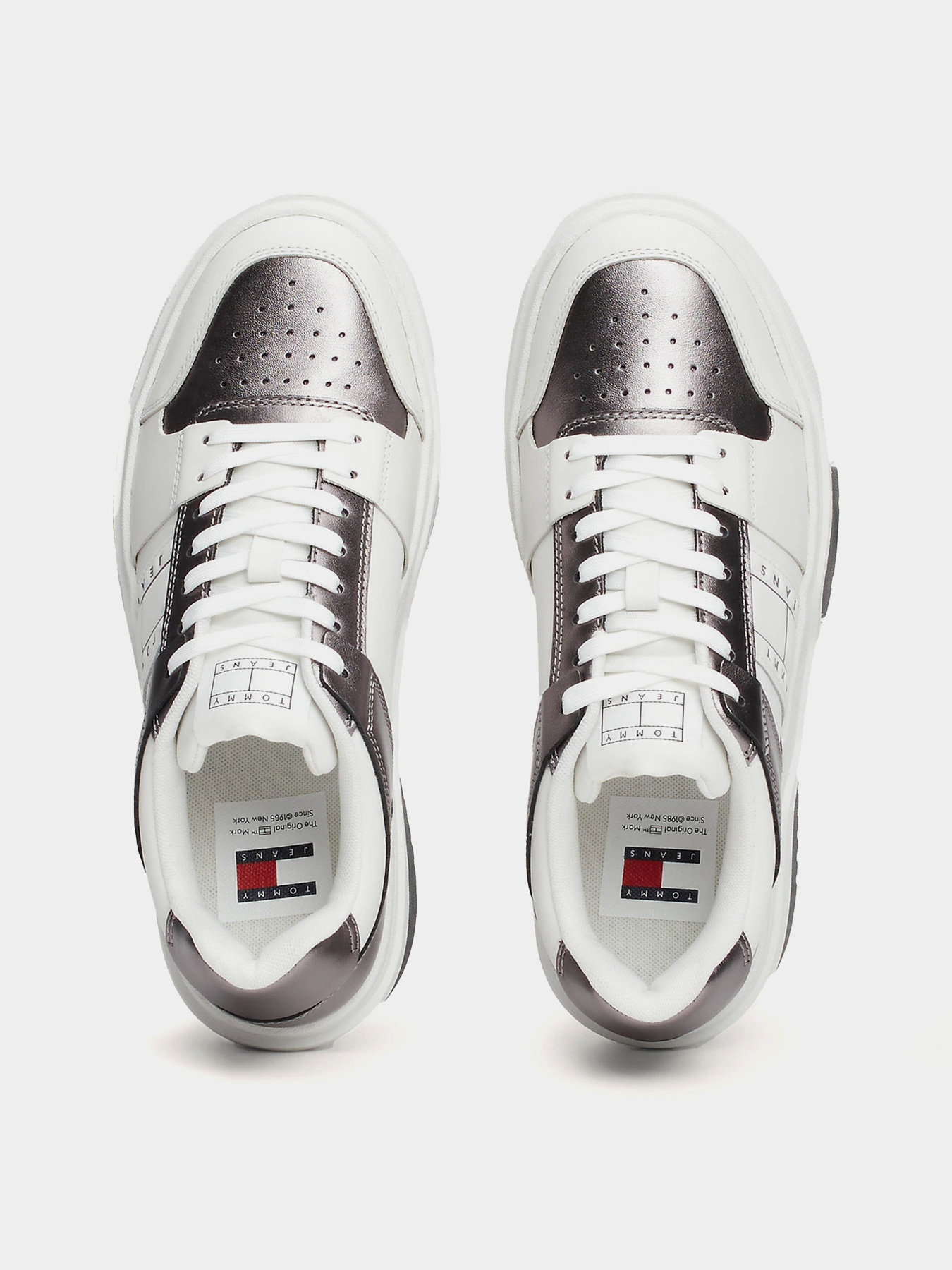 Кеди низькі Tommy Hilfiger модель EN0EN02591-TRH Кеди низькі Tommy Hilfiger модель EN0EN02591-TRH Фото