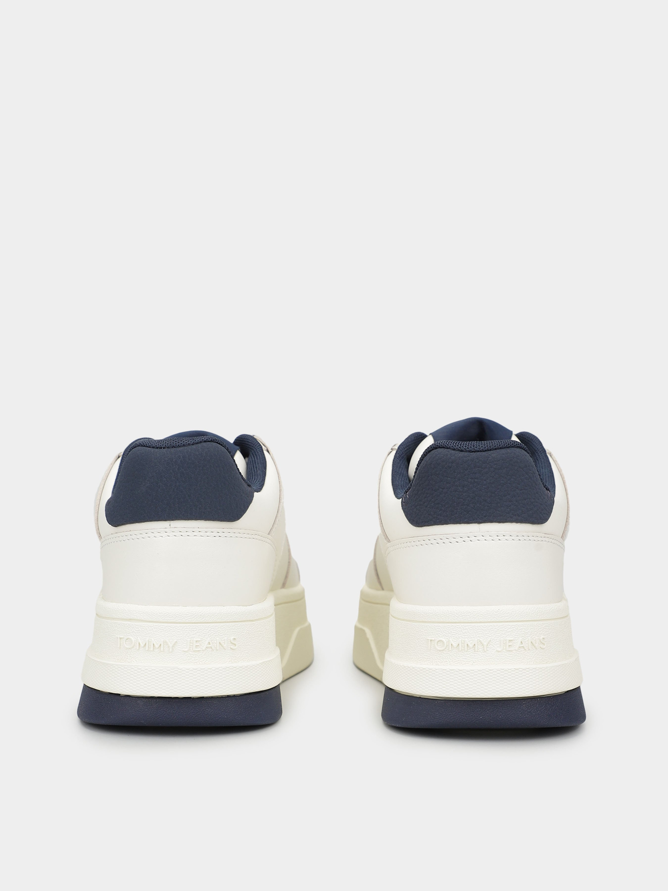 Кеды низкие Tommy Hilfiger модель EN0EN02592-YBI Фото