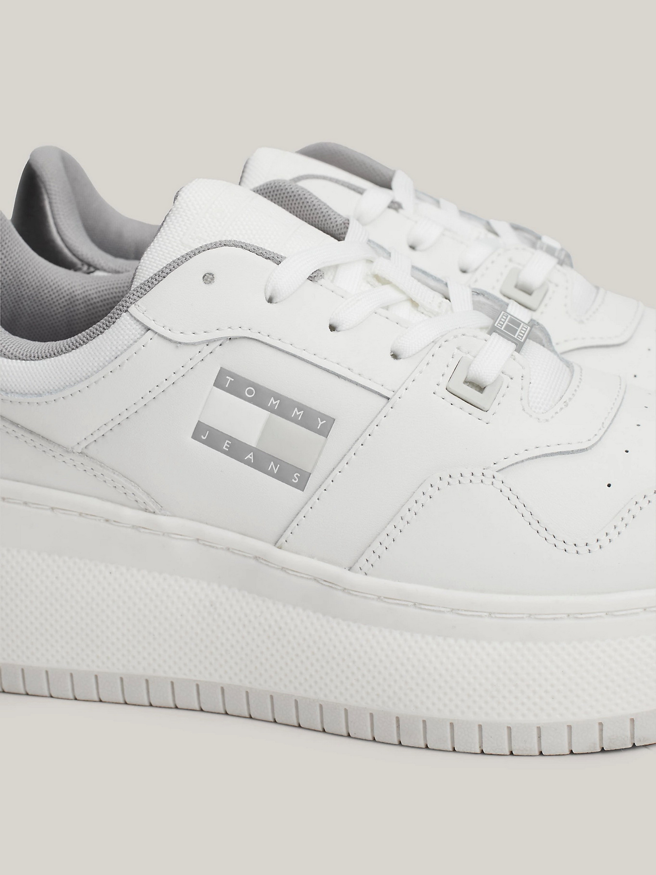 Кеды низкие Tommy Hilfiger модель EN0EN02607-YBL Фото