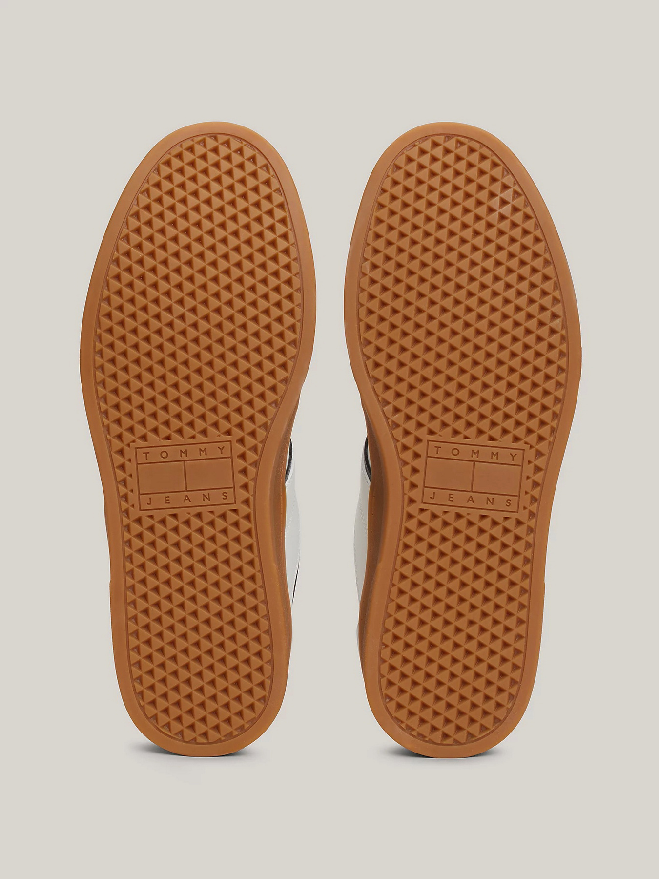 Кеди низькі Tommy Hilfiger модель EN0EN02612-TRH Фото