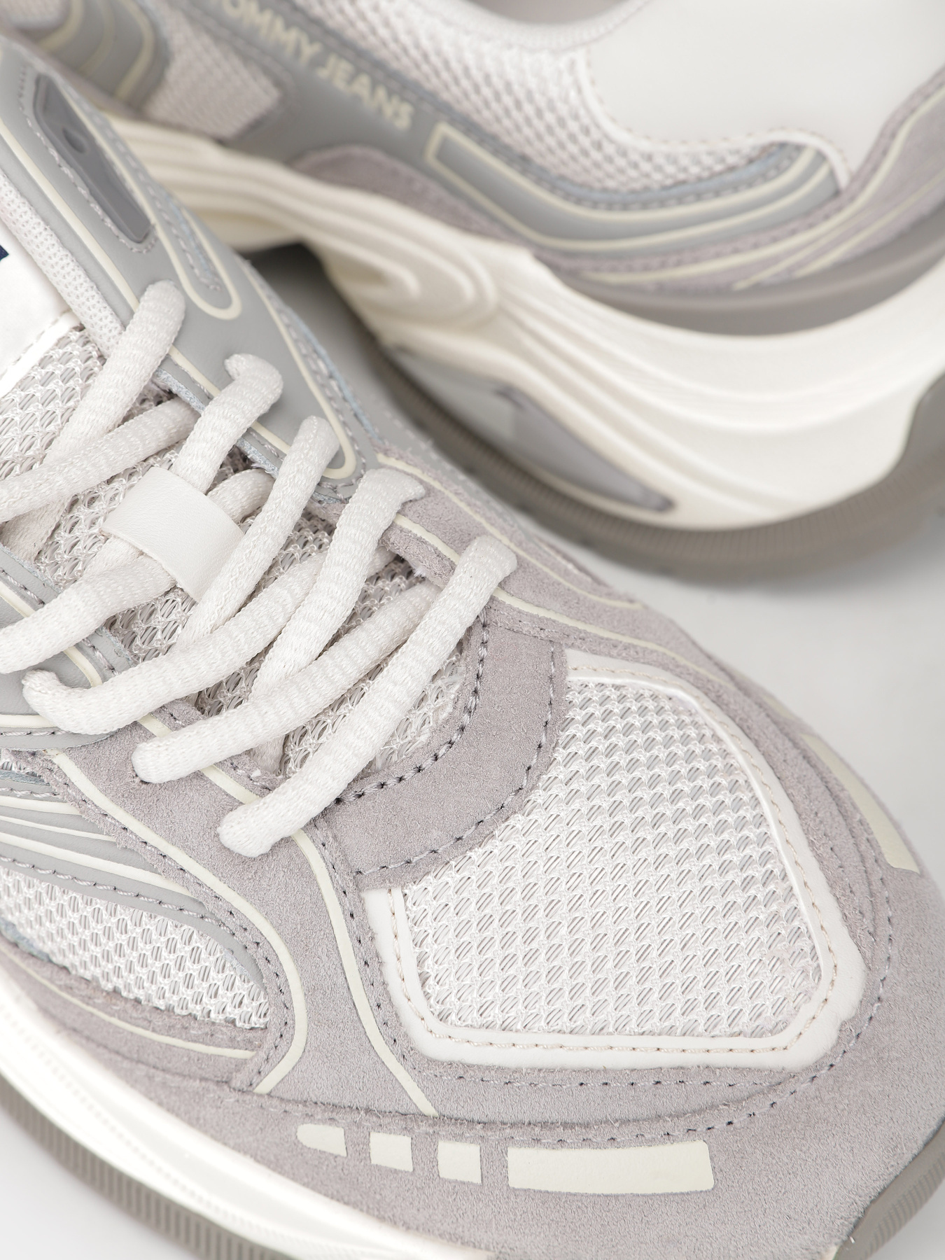 Кросівки Tommy Hilfiger модель EN0EN02620-P06 Фото