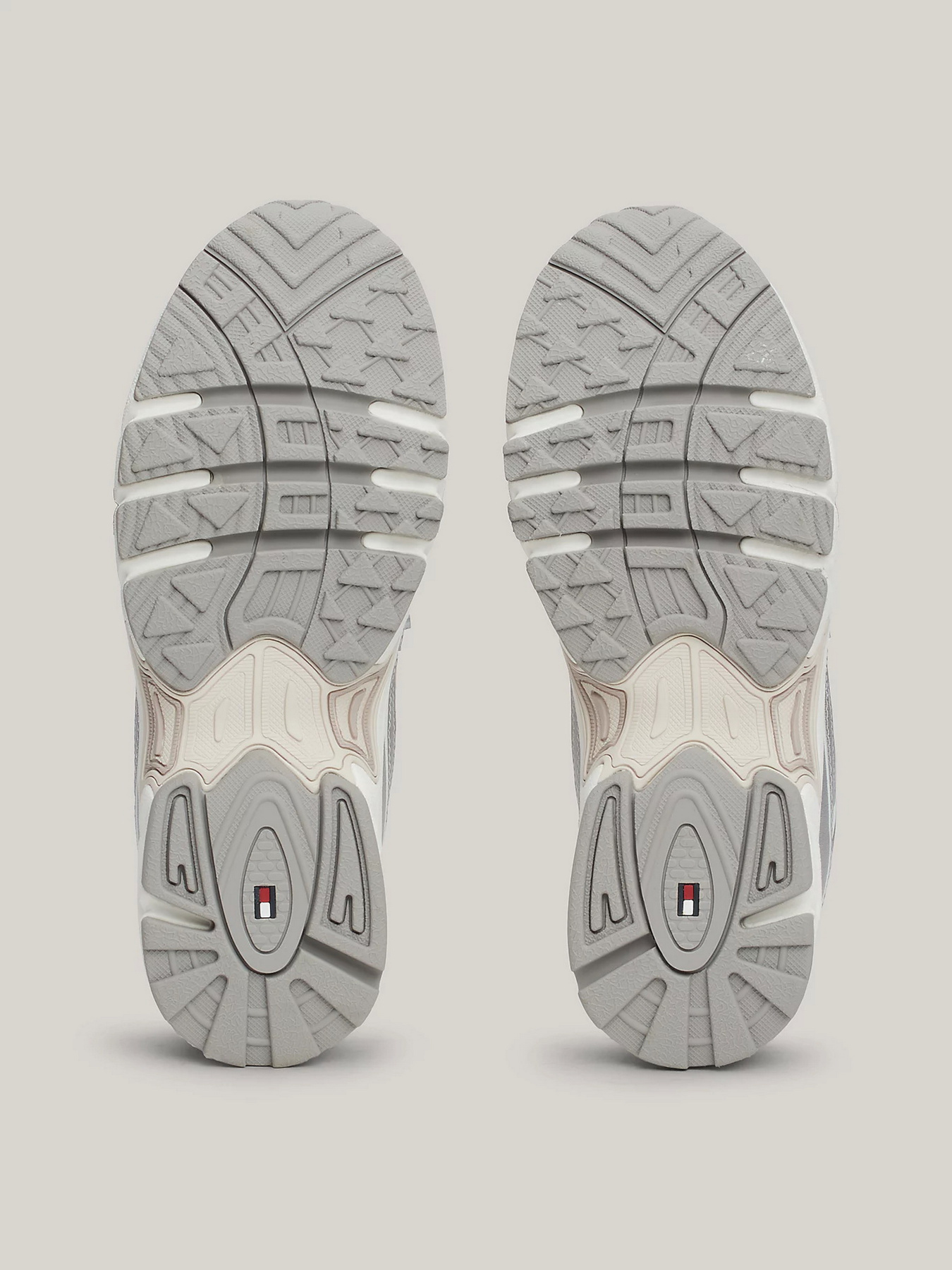 Кроссовки Tommy Hilfiger модель EN0EN02680-PJ5 Фото