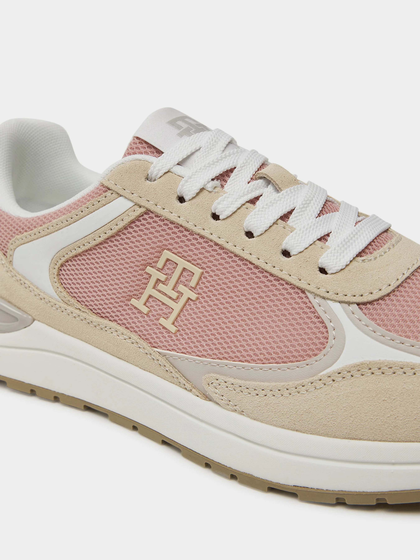 Кроссовки повседневные Tommy Hilfiger модель FW0FW08324-0GC Кроссовки повседневные Tommy Hilfiger модель FW0FW08324-0GC Фото