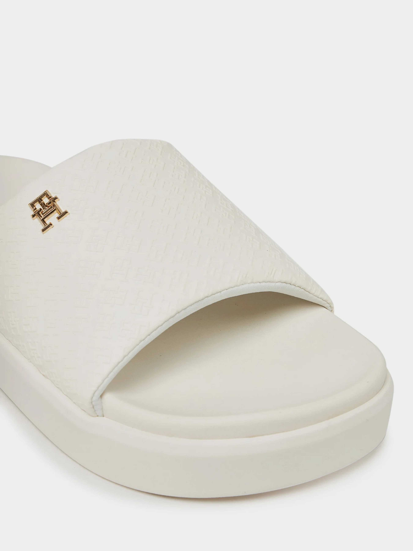 Шлепанцы Tommy Hilfiger модель FW0FW08526-YBH Шлепанцы Tommy Hilfiger модель FW0FW08526-YBH Фото