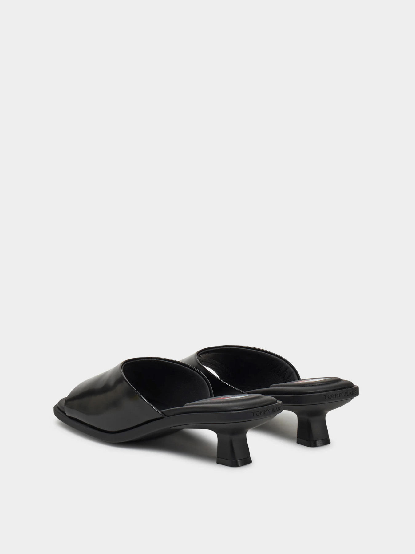 Мюли Tommy Hilfiger модель EN0EN02799-BDS Фото