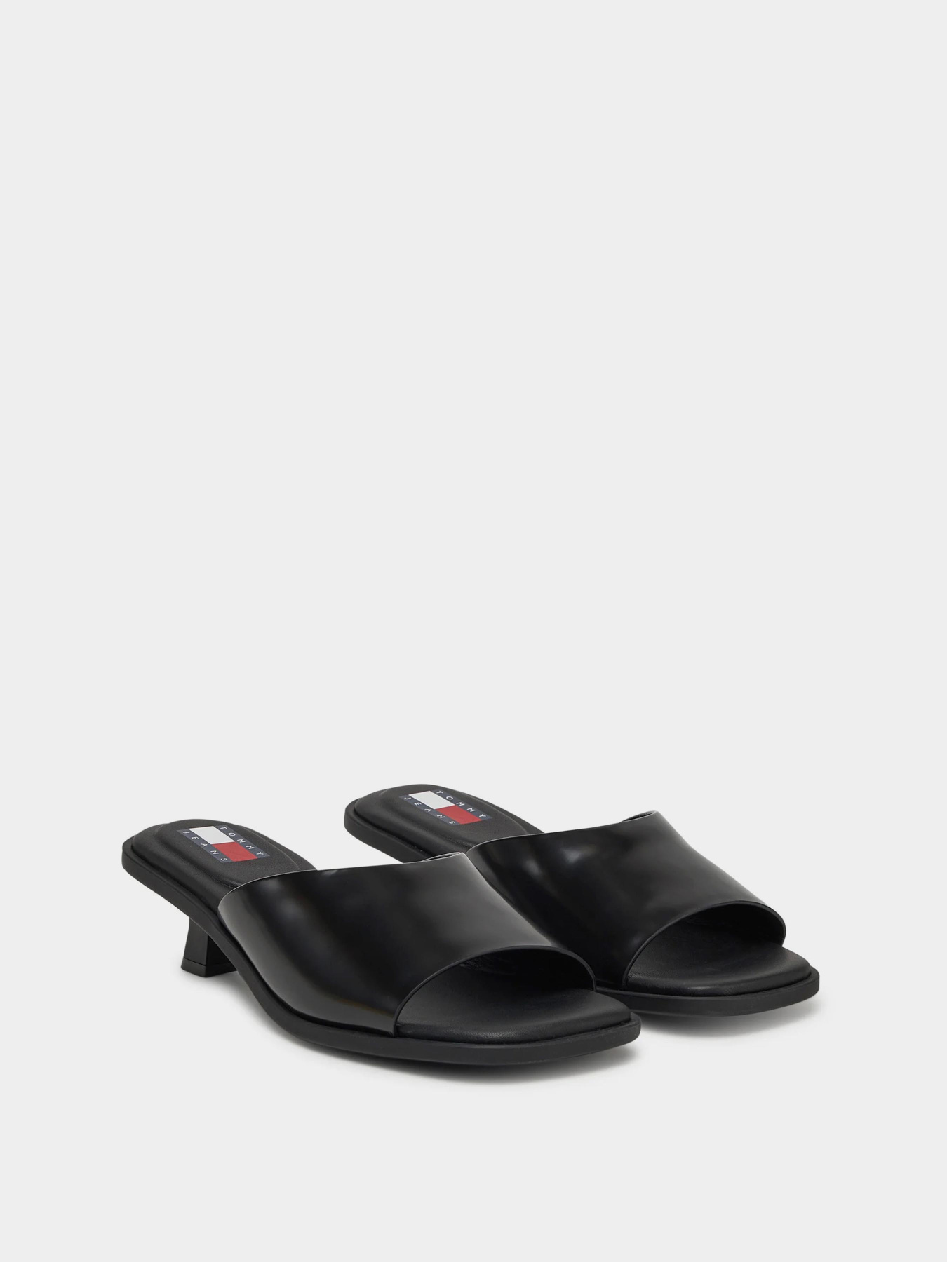 Мюли Tommy Hilfiger модель EN0EN02799-BDS Мюли Tommy Hilfiger модель EN0EN02799-BDS Фото