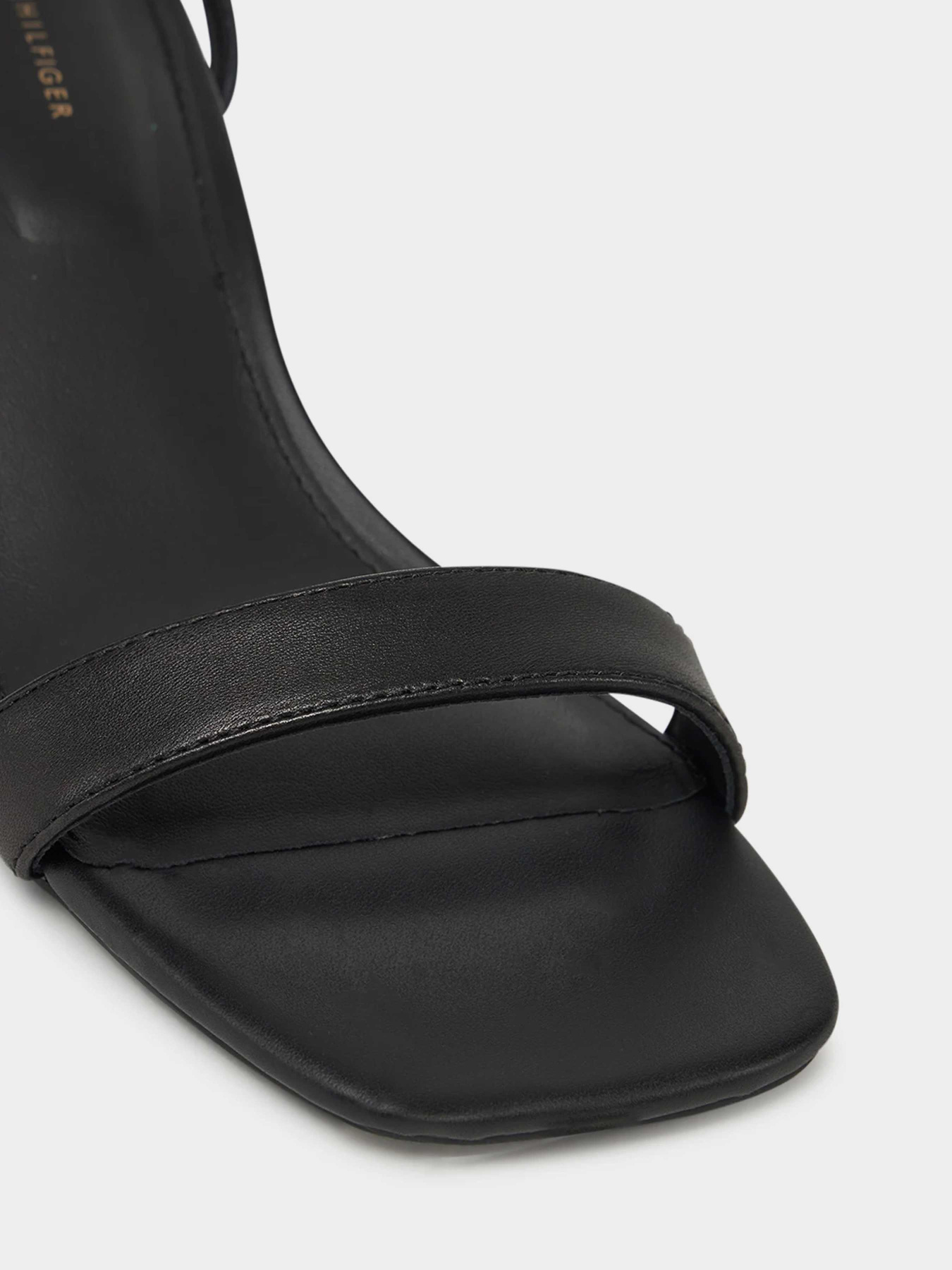 Босоножки Tommy Hilfiger модель FW0FW08424-BDS Босоножки Tommy Hilfiger модель FW0FW08424-BDS Фото