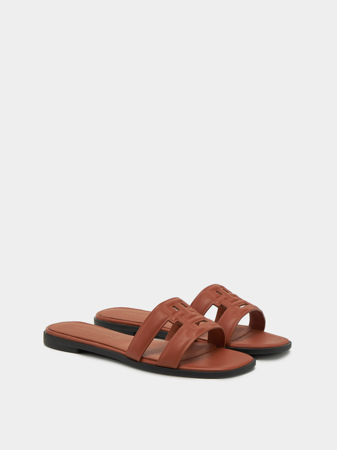 Шлепанцы Tommy Hilfiger модель FW0FW08671-GPA Фото