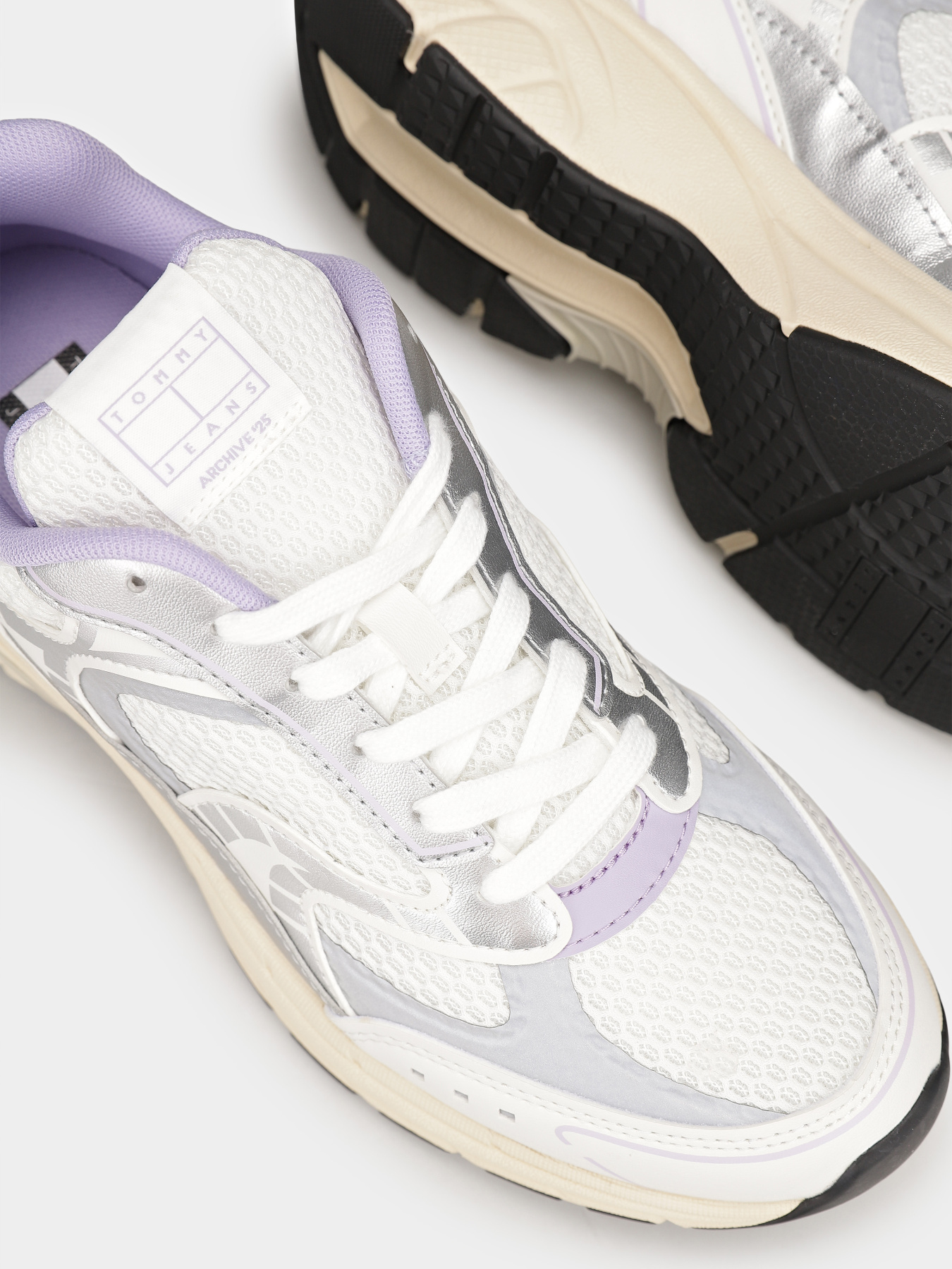 Кросівки Tommy Hilfiger Модель EN0EN02809-02R Фото