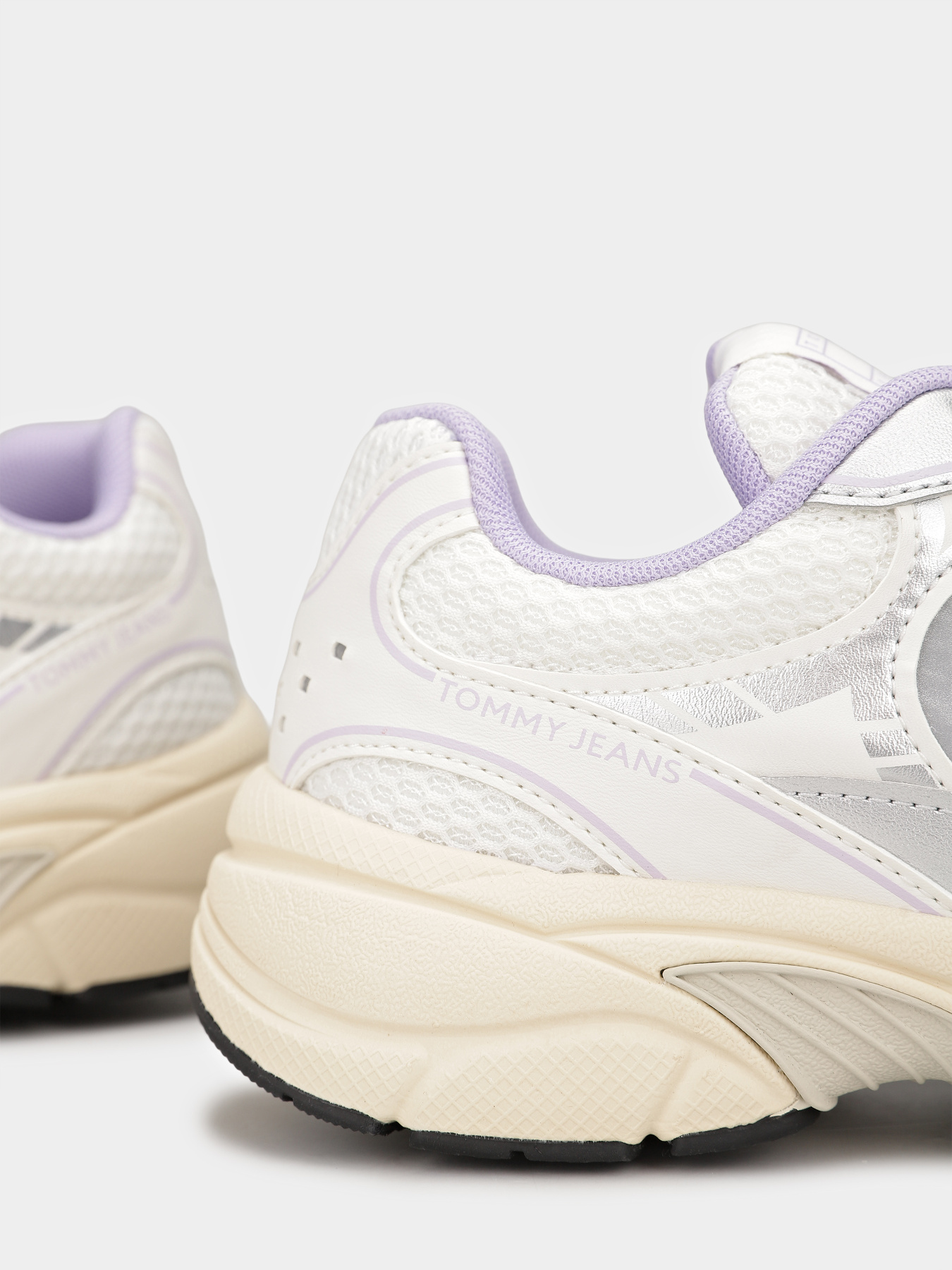 Кросівки Tommy Hilfiger Модель EN0EN02809-02R Фото