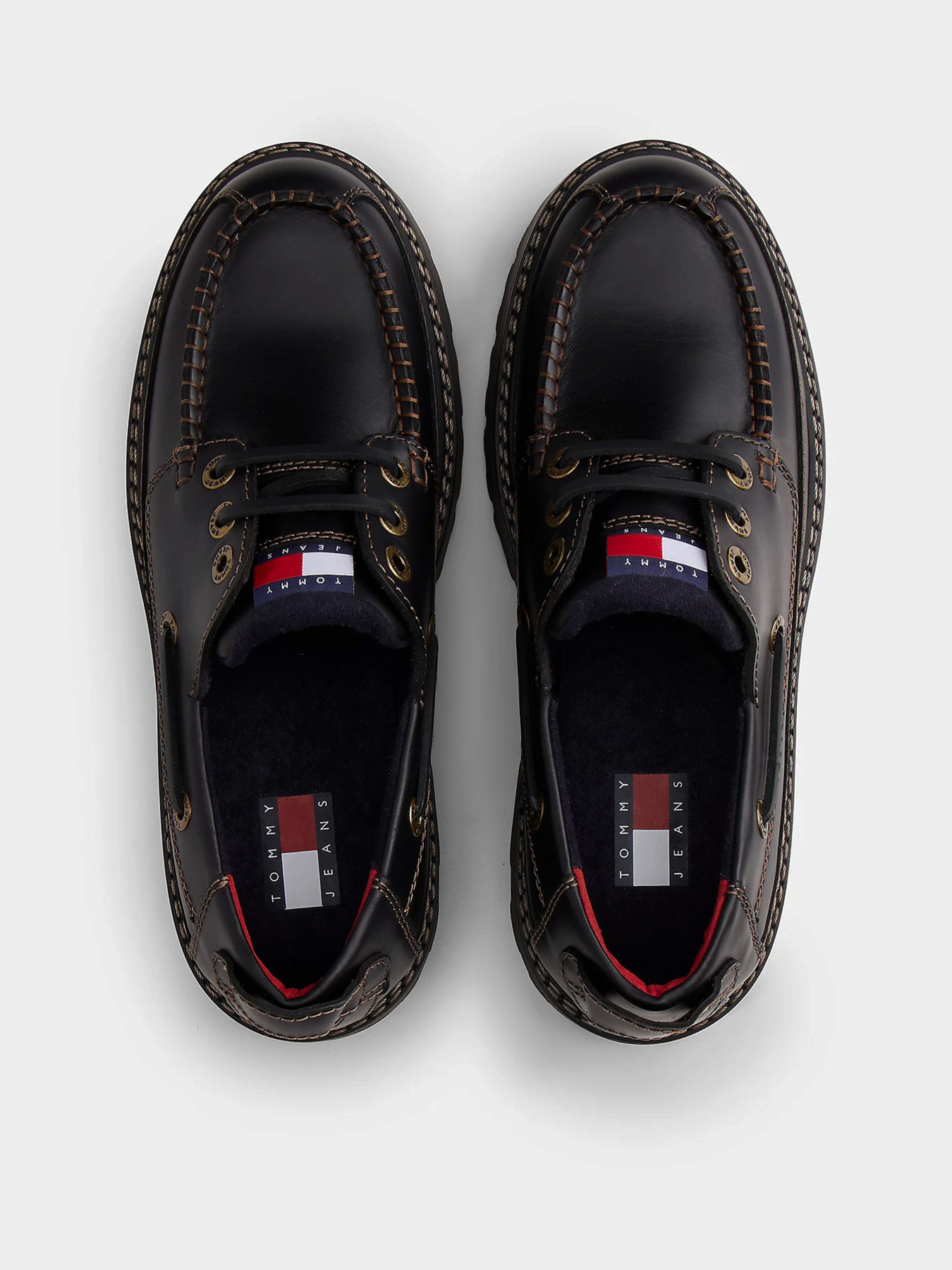 Туфли Tommy Hilfiger ARCHIVE '01 BOAT SHOE LEATHER модель EN0EN03003-BDS Туфли Tommy Hilfiger ARCHIVE '01 BOAT SHOE LEATHER модель EN0EN03003-BDS Фото