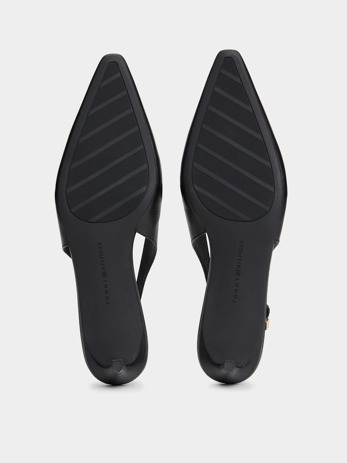 Слингбэки Tommy Hilfiger TH BUCKLE SLINGBACK LOW PUMP модель FW0FW09009-BDS Слингбэки Tommy Hilfiger TH BUCKLE SLINGBACK LOW PUMP модель FW0FW09009-BDS Фото