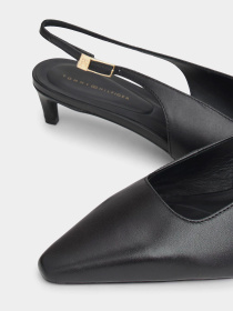 Слингбэки Tommy Hilfiger TH BUCKLE SLINGBACK LOW PUMP модель FW0FW09009-BDS Слингбэки Tommy Hilfiger TH BUCKLE SLINGBACK LOW PUMP модель FW0FW09009-BDS Фото