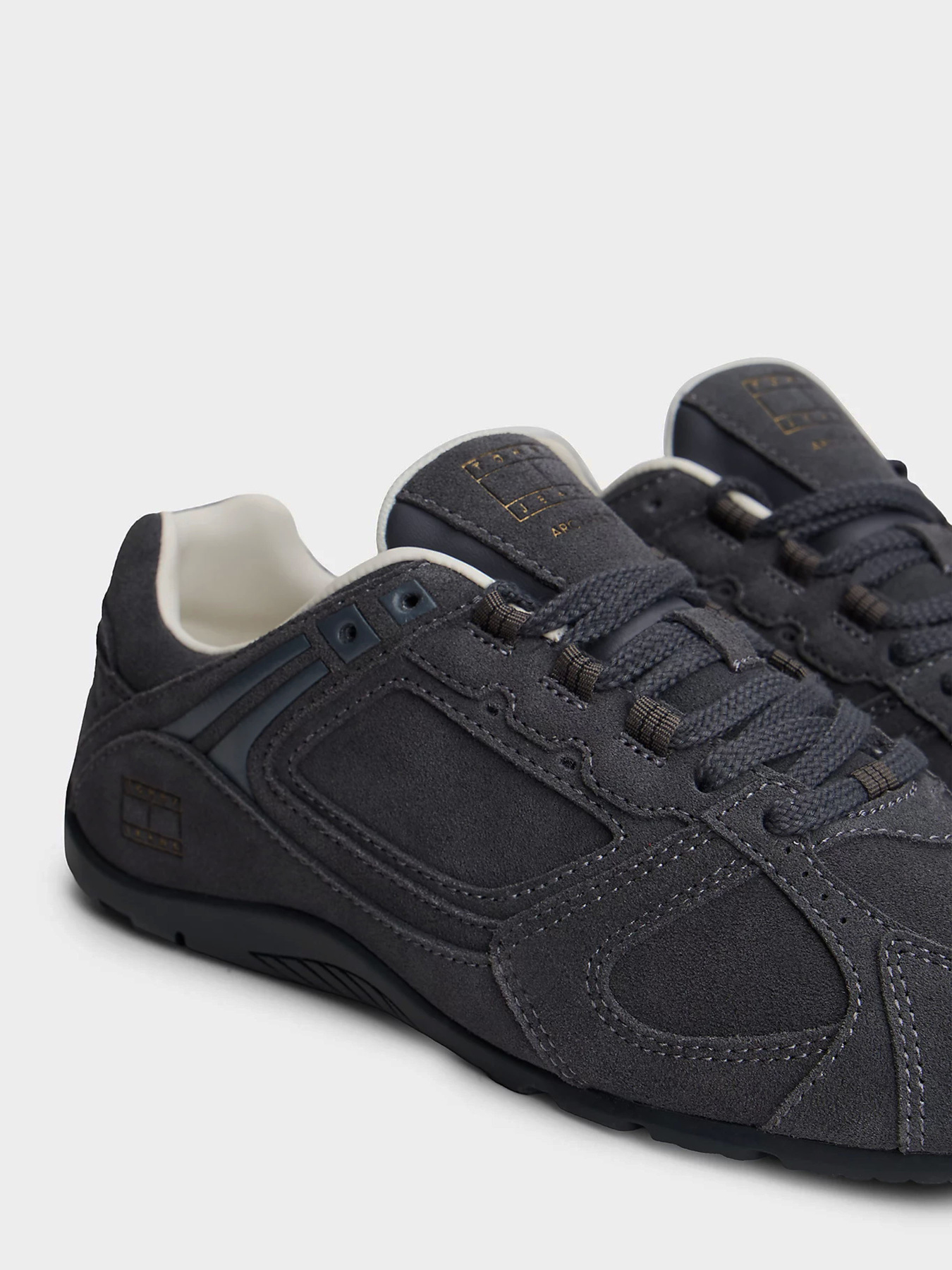 Кросівки повсякденні Tommy Hilfiger ARCHIVE '97 LITE SUEDE модель EN0EN02899-PT2 Фото