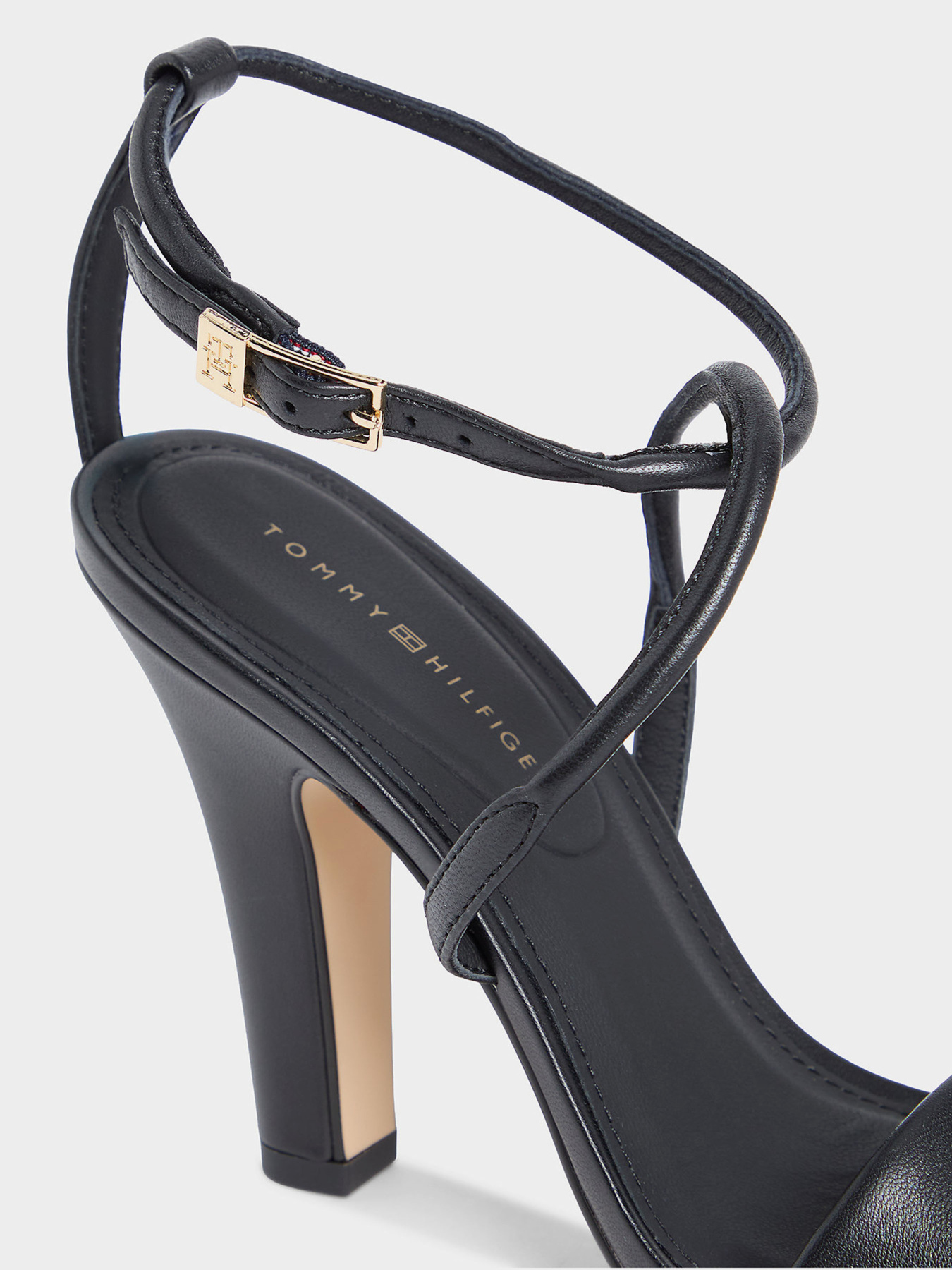 Босоножки Tommy Hilfiger ELEVATED HEELED SANDAL модель FW0FW09277-BDS Фото