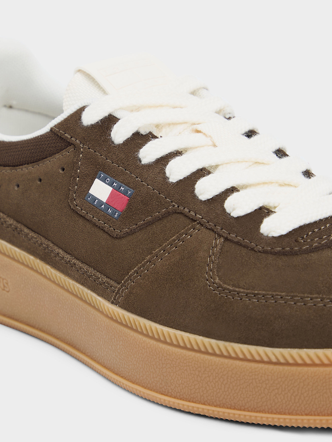 Кеды Tommy Hilfiger THE GREENWICH EDGE MAX SUEDE модель EN0EN02989-GV0 Фото