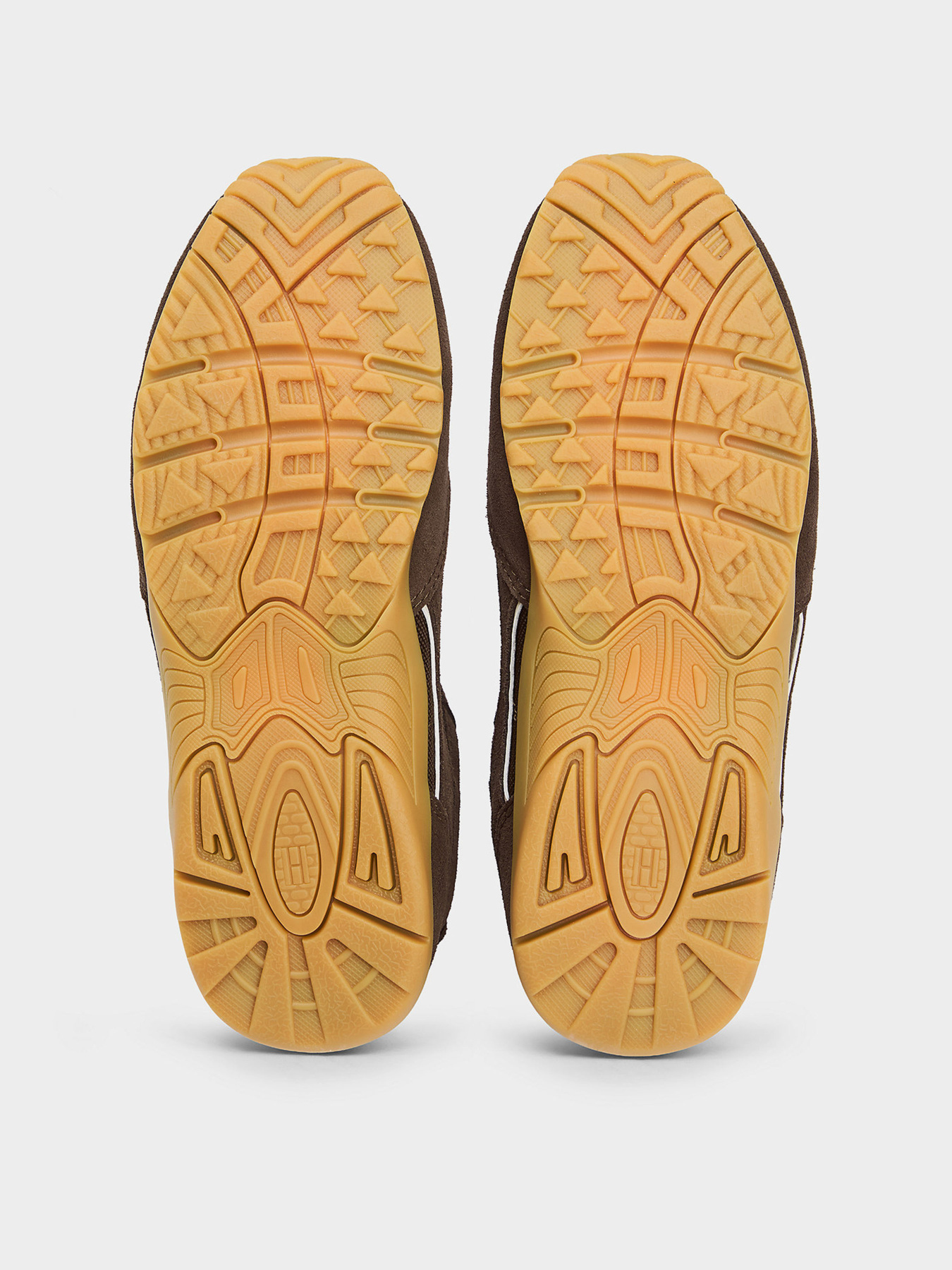 Кроссовки Tommy Hilfiger ARCHIVE '97 LITE SUEDE модель EN0EN02997-GV0 Фото