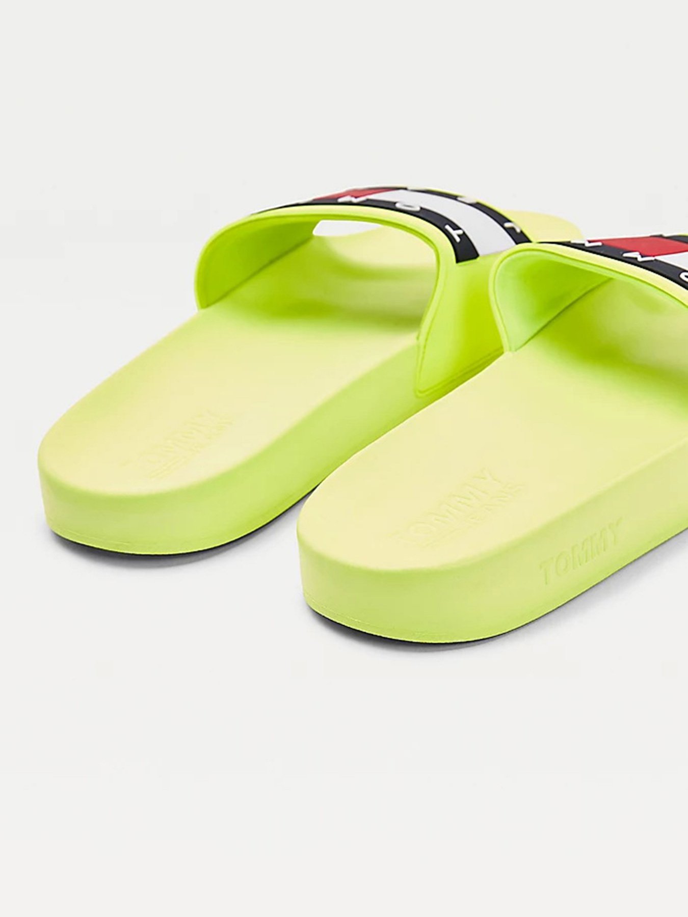 Шлёпанцы Tommy Hilfiger модель EM0EM00689-ZQF Фото