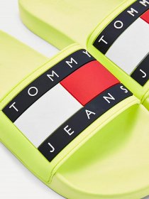 Шльопанці Tommy Hilfiger модель EM0EM00689-ZQF Фото