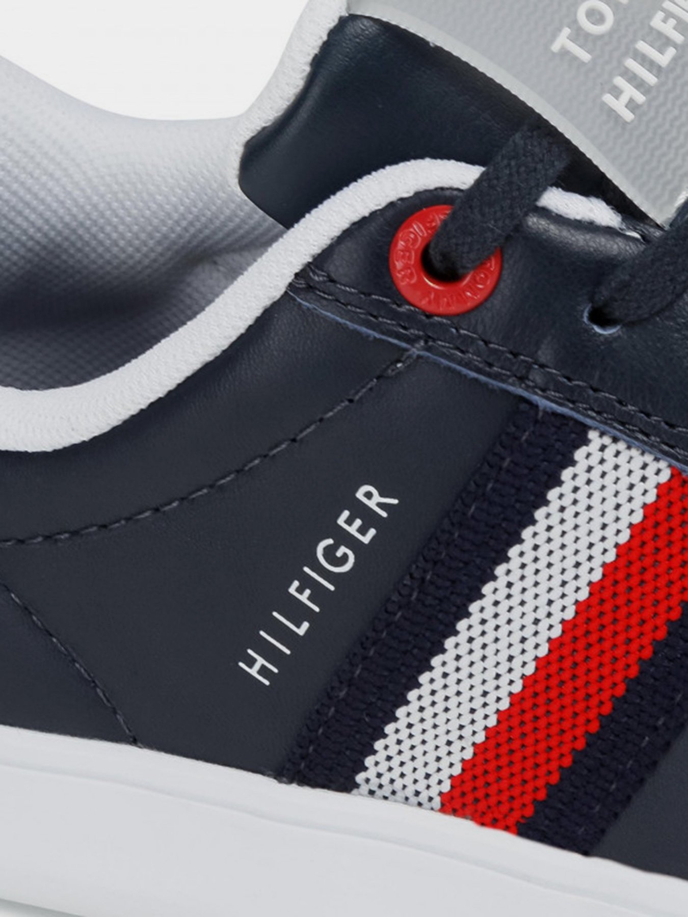 Кеды низкие Tommy Hilfiger ESSENTIAL модель FM0FM03424-DW5 Кеды низкие Tommy Hilfiger ESSENTIAL модель FM0FM03424-DW5 Фото