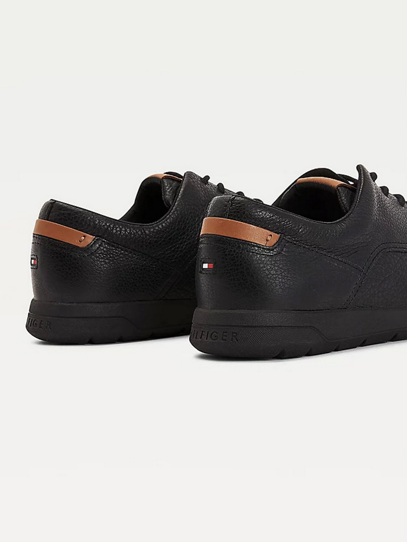 Полуботинки Tommy Hilfiger Lightweight Leather Hybrid модель FM0FM03600-BDS Фото