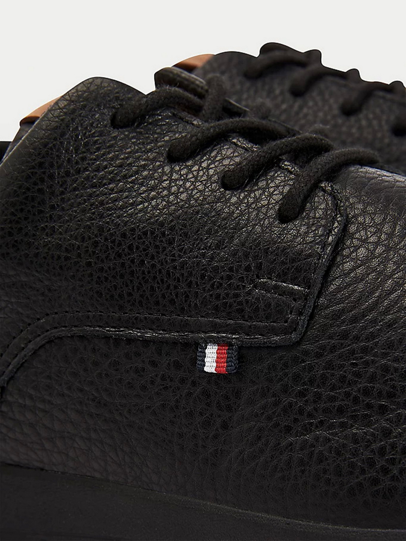 Полуботинки Tommy Hilfiger Lightweight Leather Hybrid модель FM0FM03600-BDS Фото