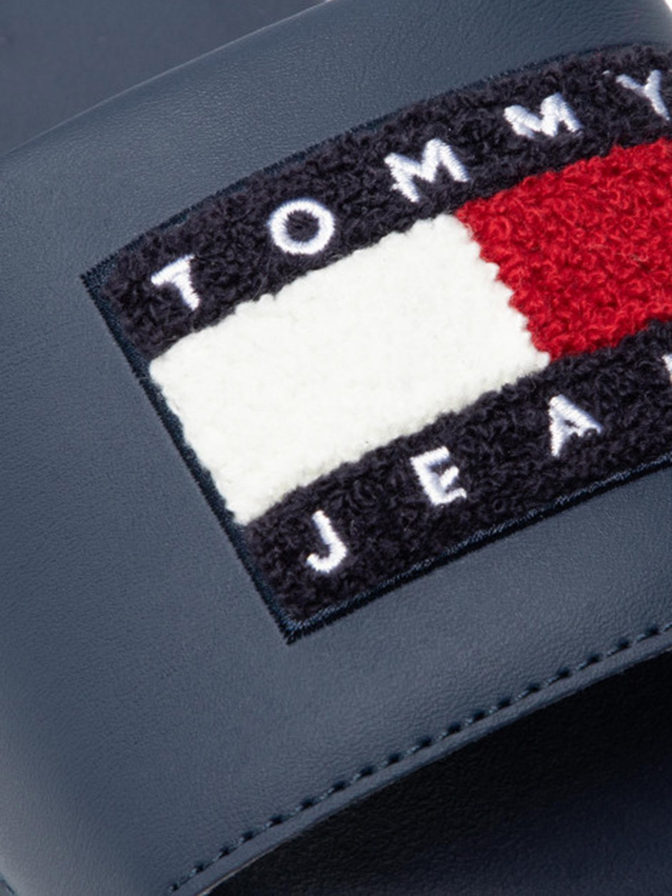 Шлёпанцы Tommy Hilfiger модель EM0EM00870-C87 Фото