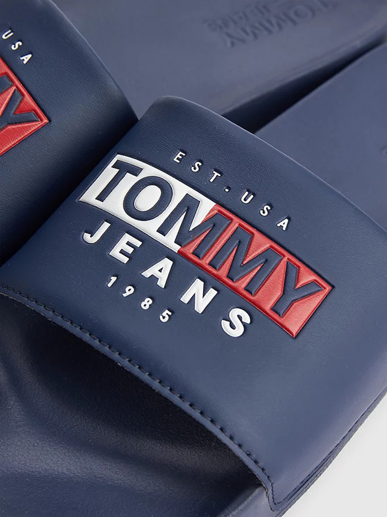 Шлепанцы Tommy Hilfiger Seasonal Poolslide модель EM0EM01031-C87 Фото