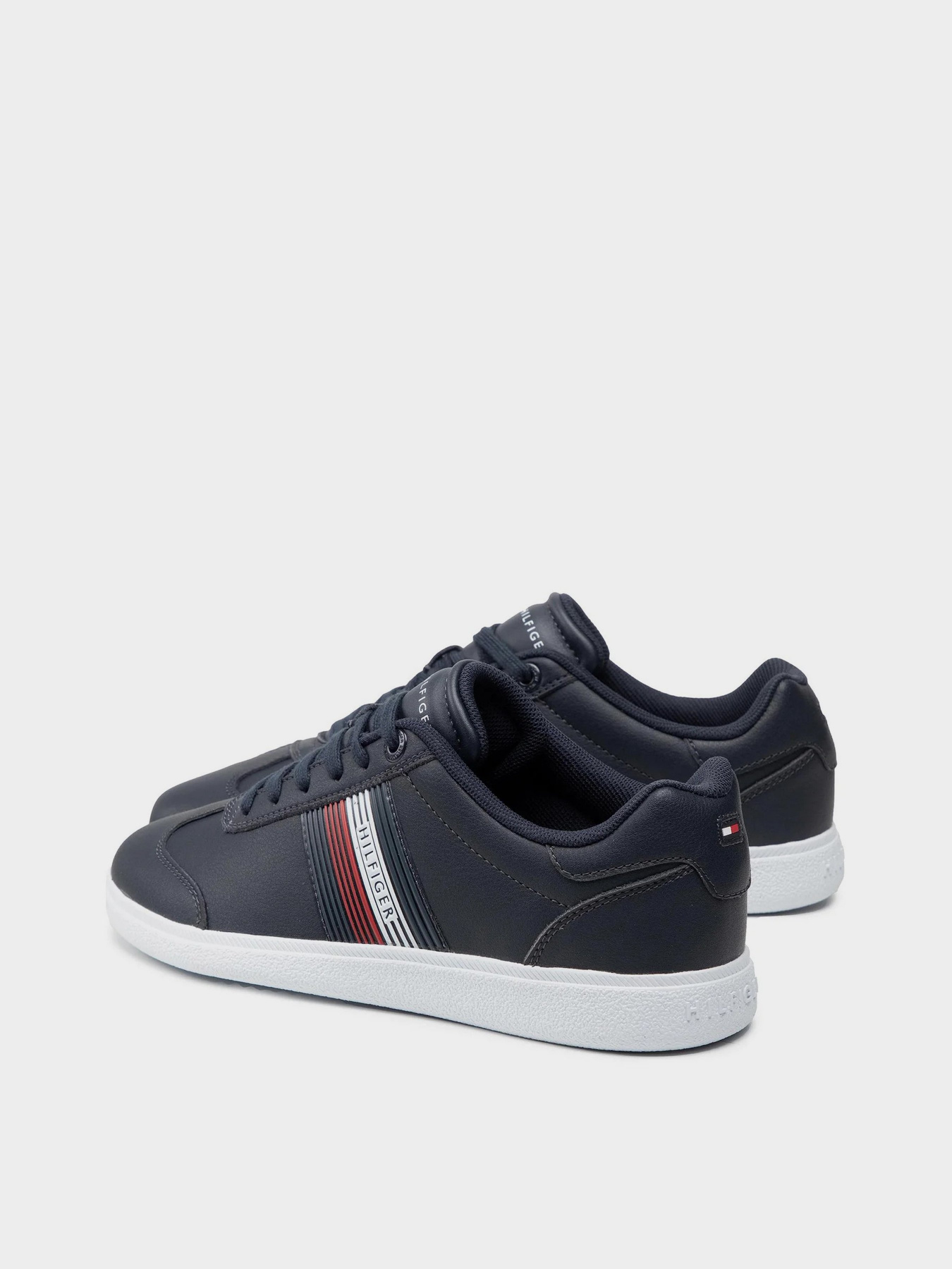 Кеды низкие Tommy Hilfiger Core Corporate Leather Cupsole модель FM0FM03624-DW5 Фото