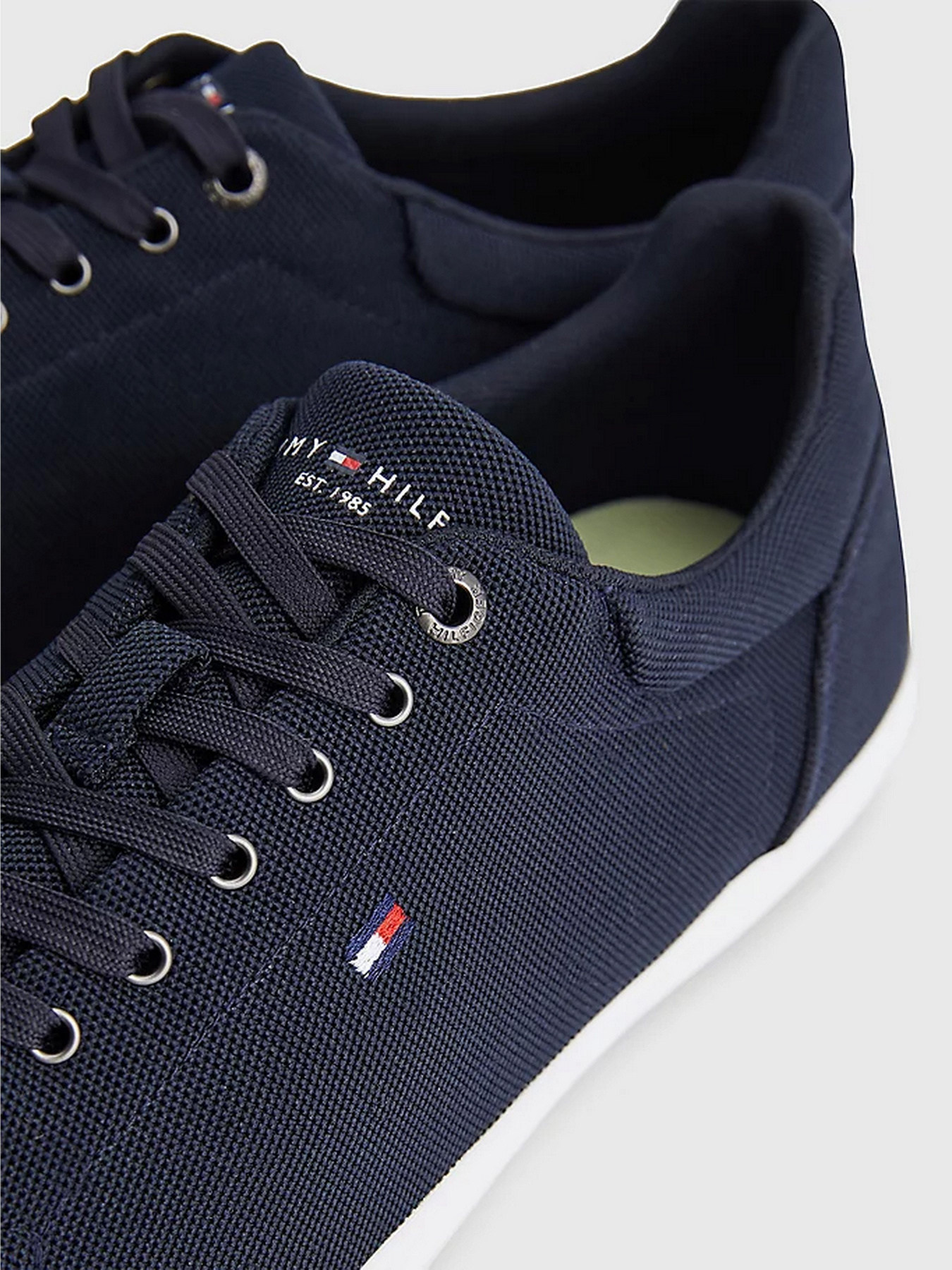 Кеды низкие Tommy Hilfiger Iconic Vulc Mesh Logo модель FM0FM04034-DW5 Фото