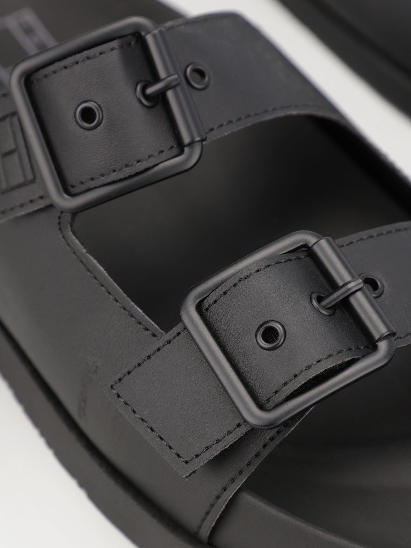 Шлепанцы Tommy Hilfiger модель EM0EM01148-BDS Фото