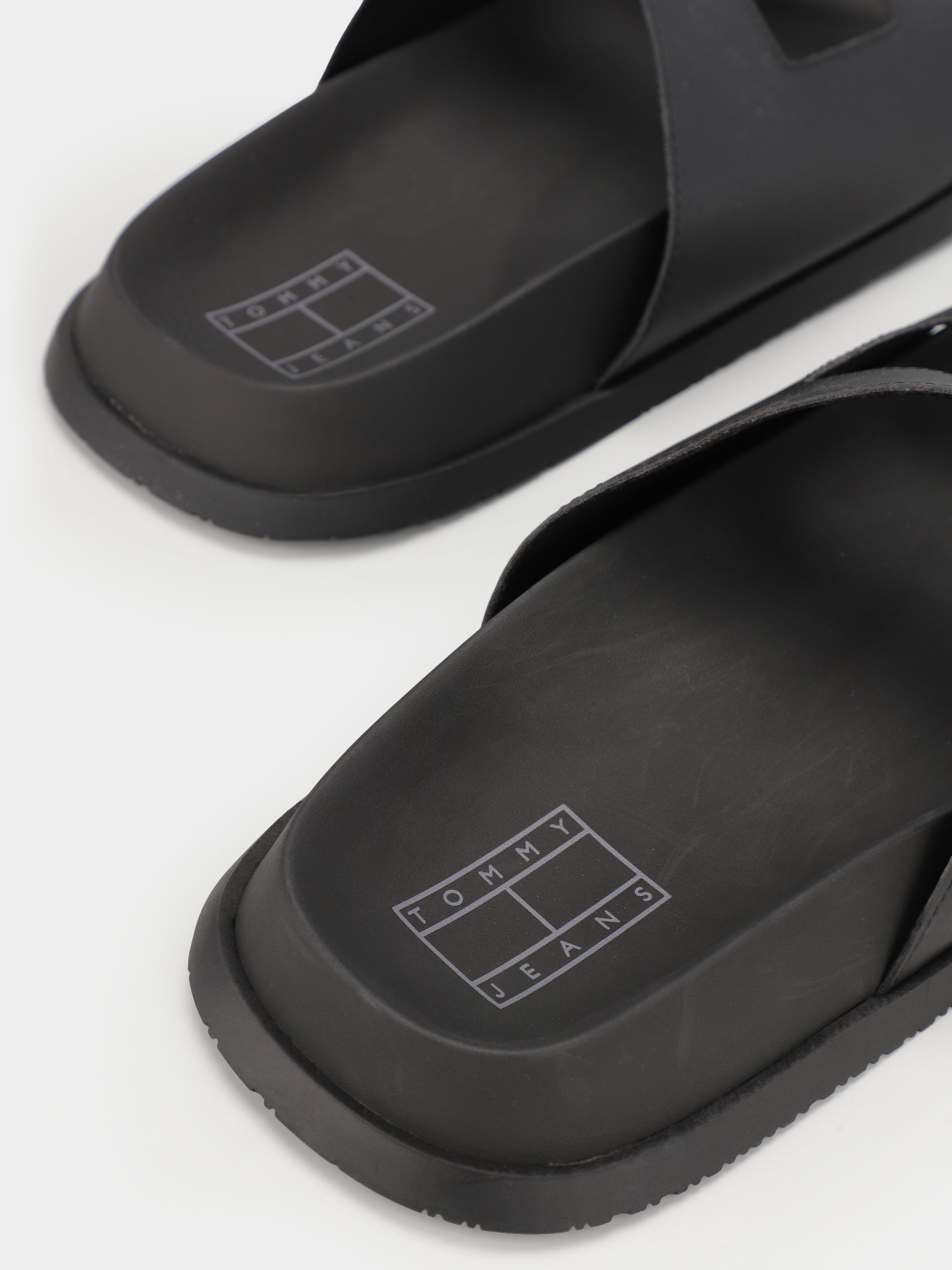 Шлепанцы Tommy Hilfiger модель EM0EM01148-BDS Фото