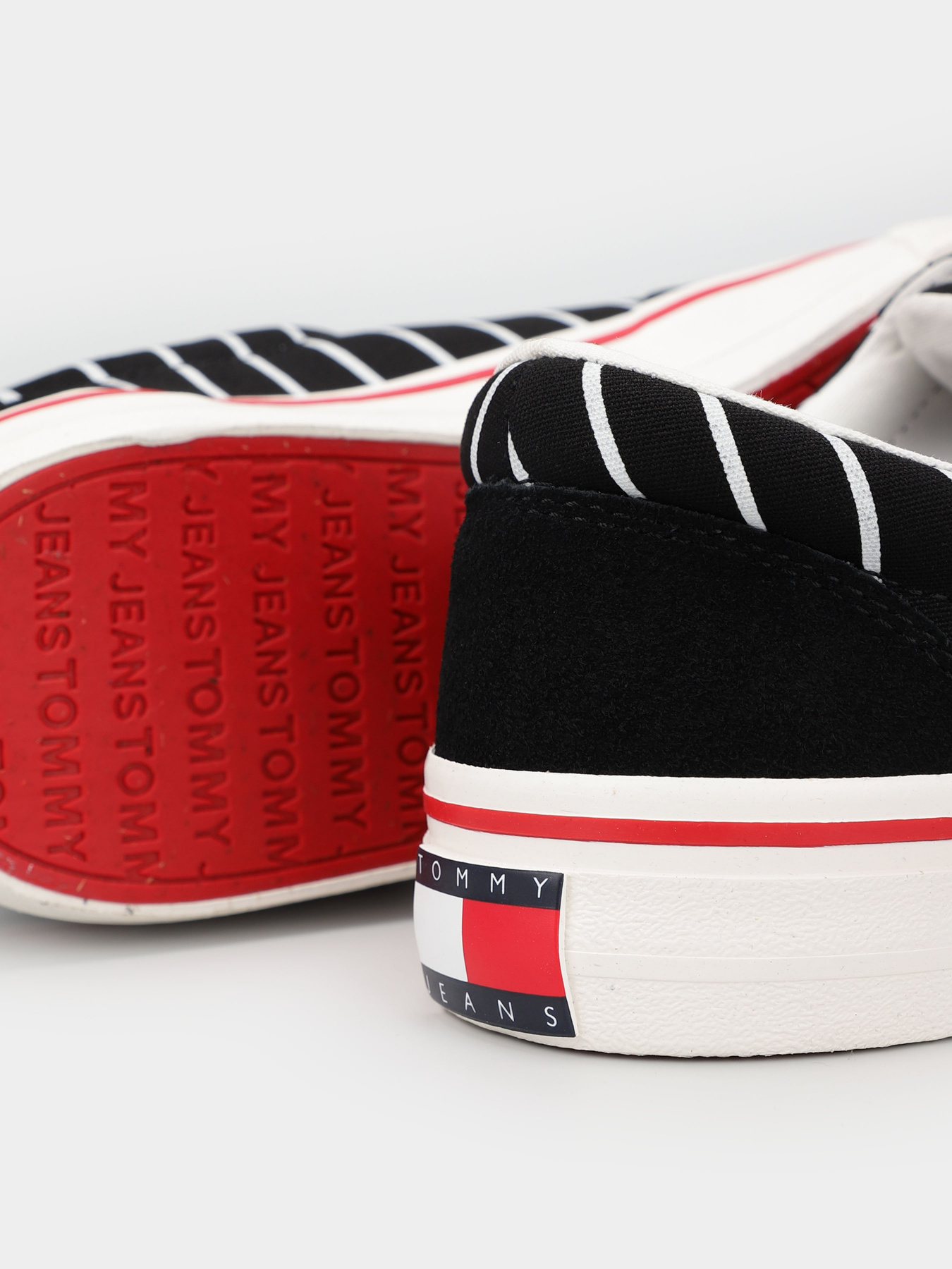 Кеды низкие Tommy Hilfiger модель EM0EM01153-BDS Фото