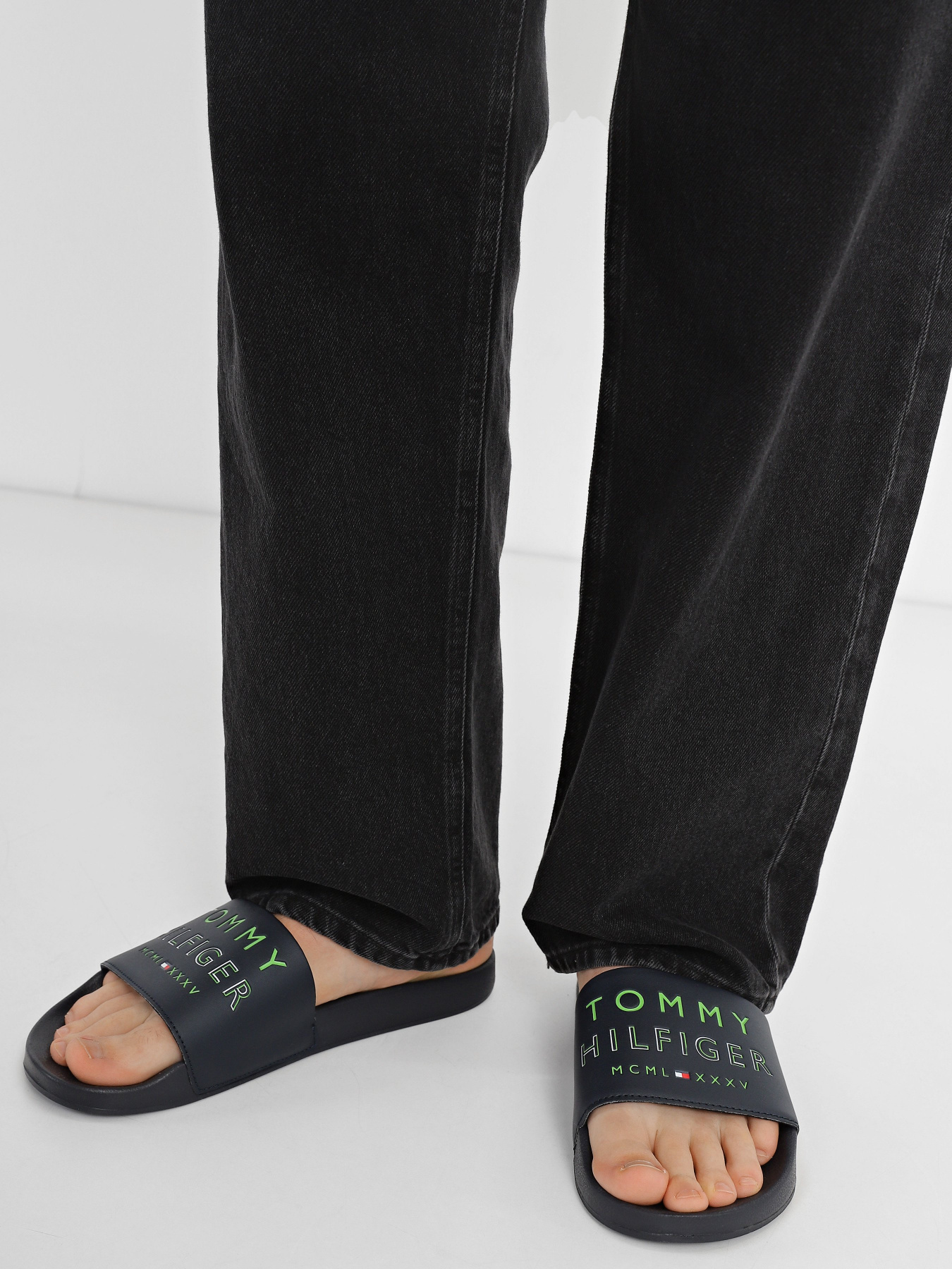 Шльопанці Tommy Hilfiger модель FM0FM04463-DW5 Фото