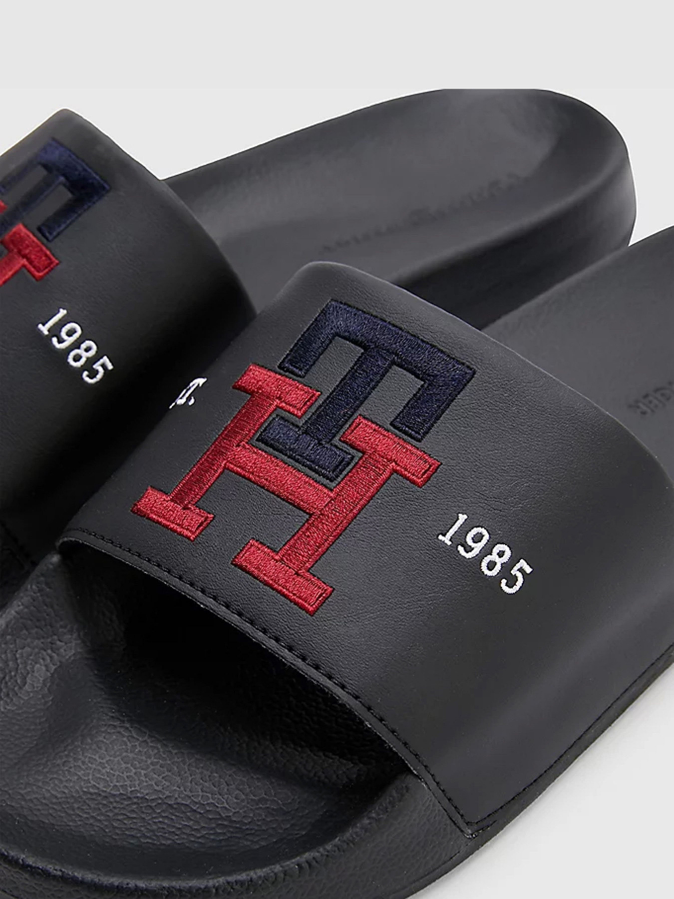 Шлепанцы Tommy Hilfiger модель FM0FM04465-BDS Фото