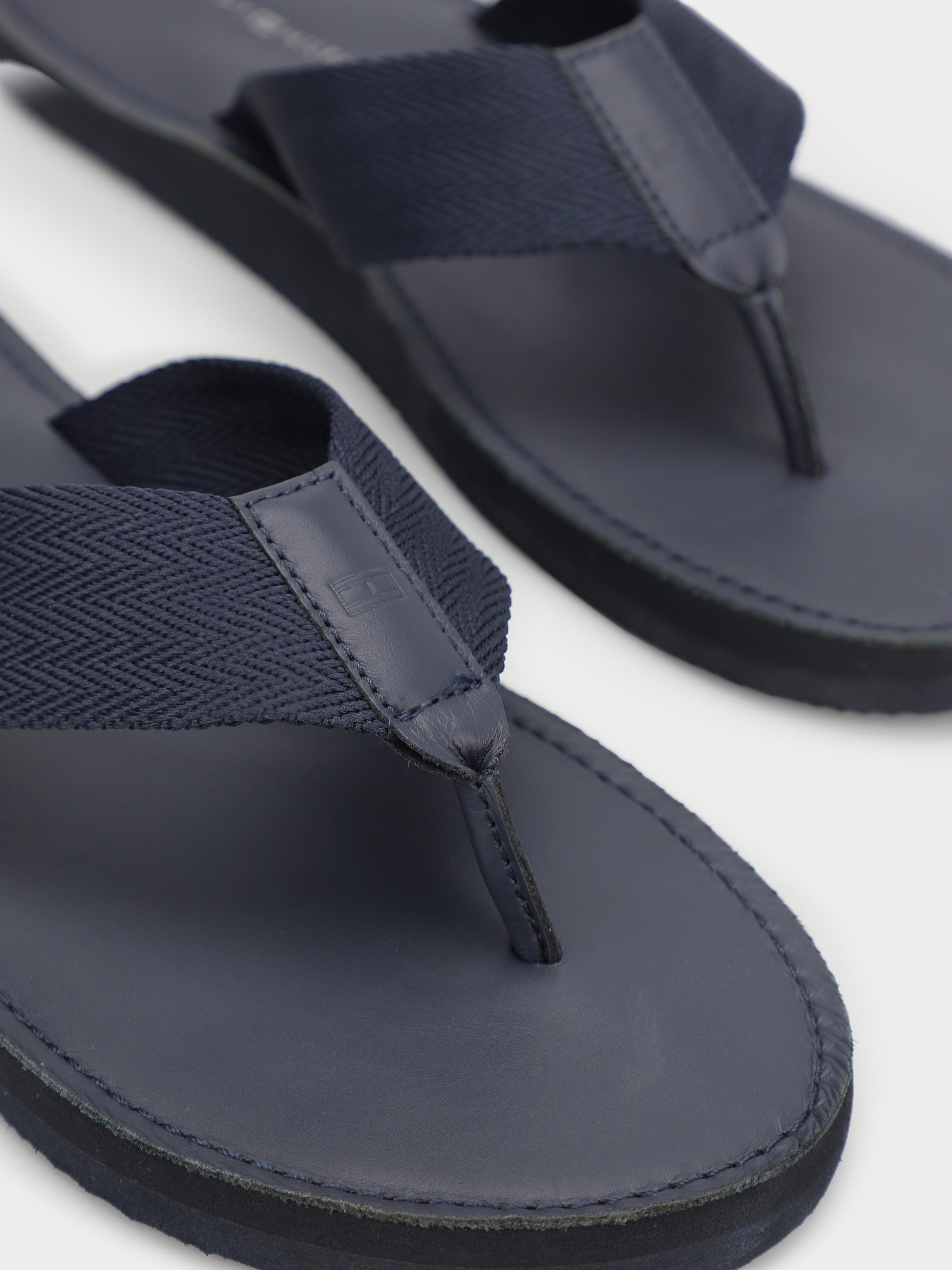 Вьетнамки Tommy Hilfiger модель FM0FM04548-DW5 Фото