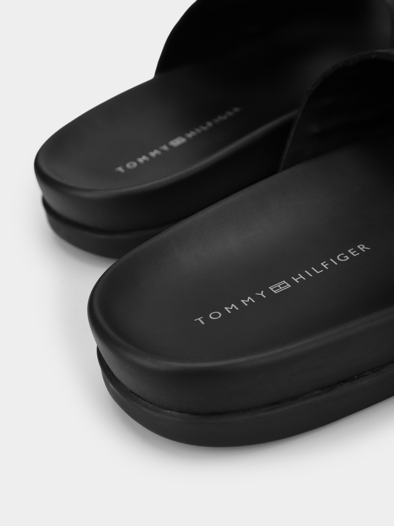 Шлепанцы Tommy Hilfiger модель FM0FM04633-BDS Фото