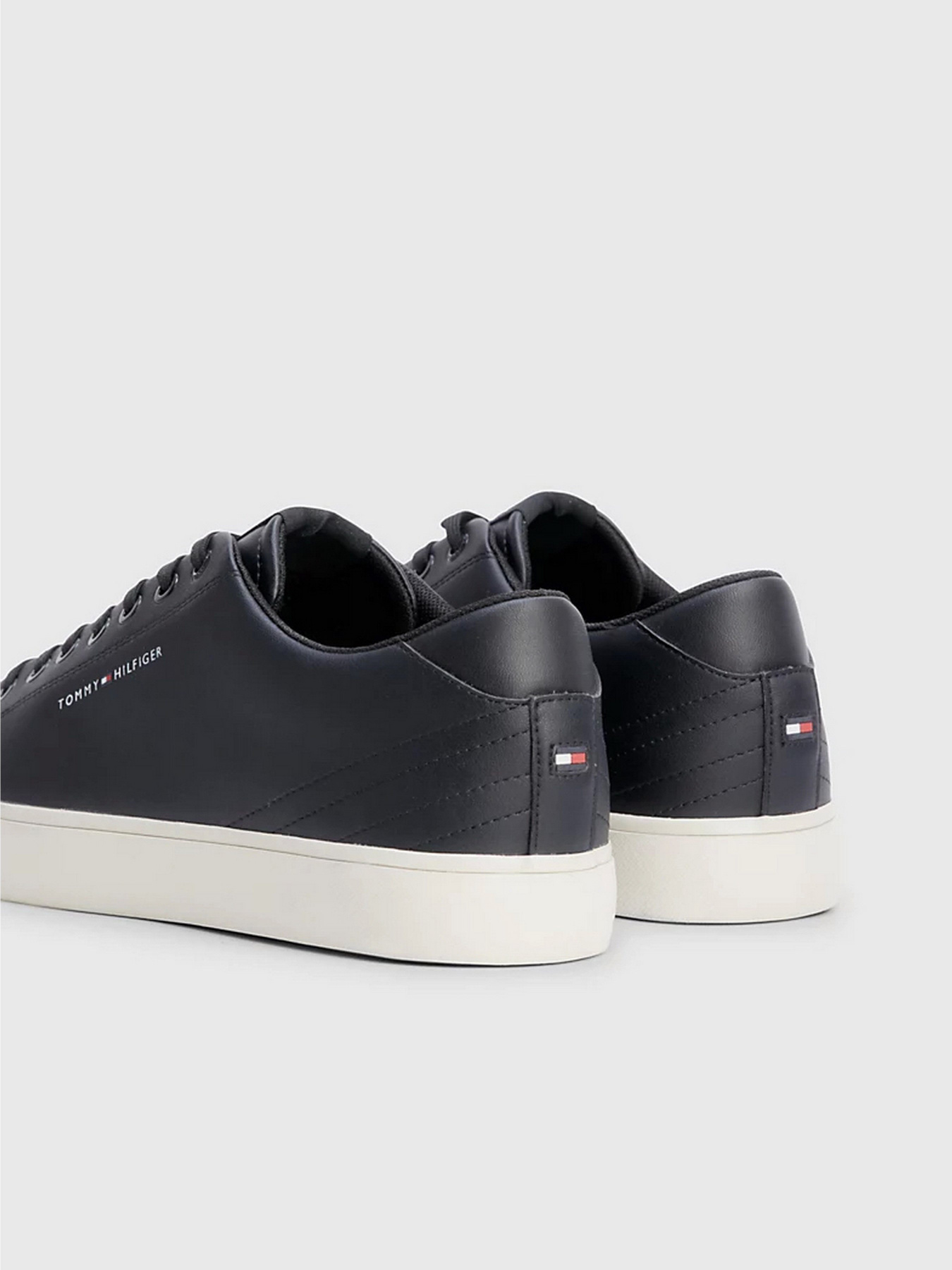 Кеди низькі Tommy Hilfiger LOGO LACE-UP модель FM0FM04687-BDS Фото