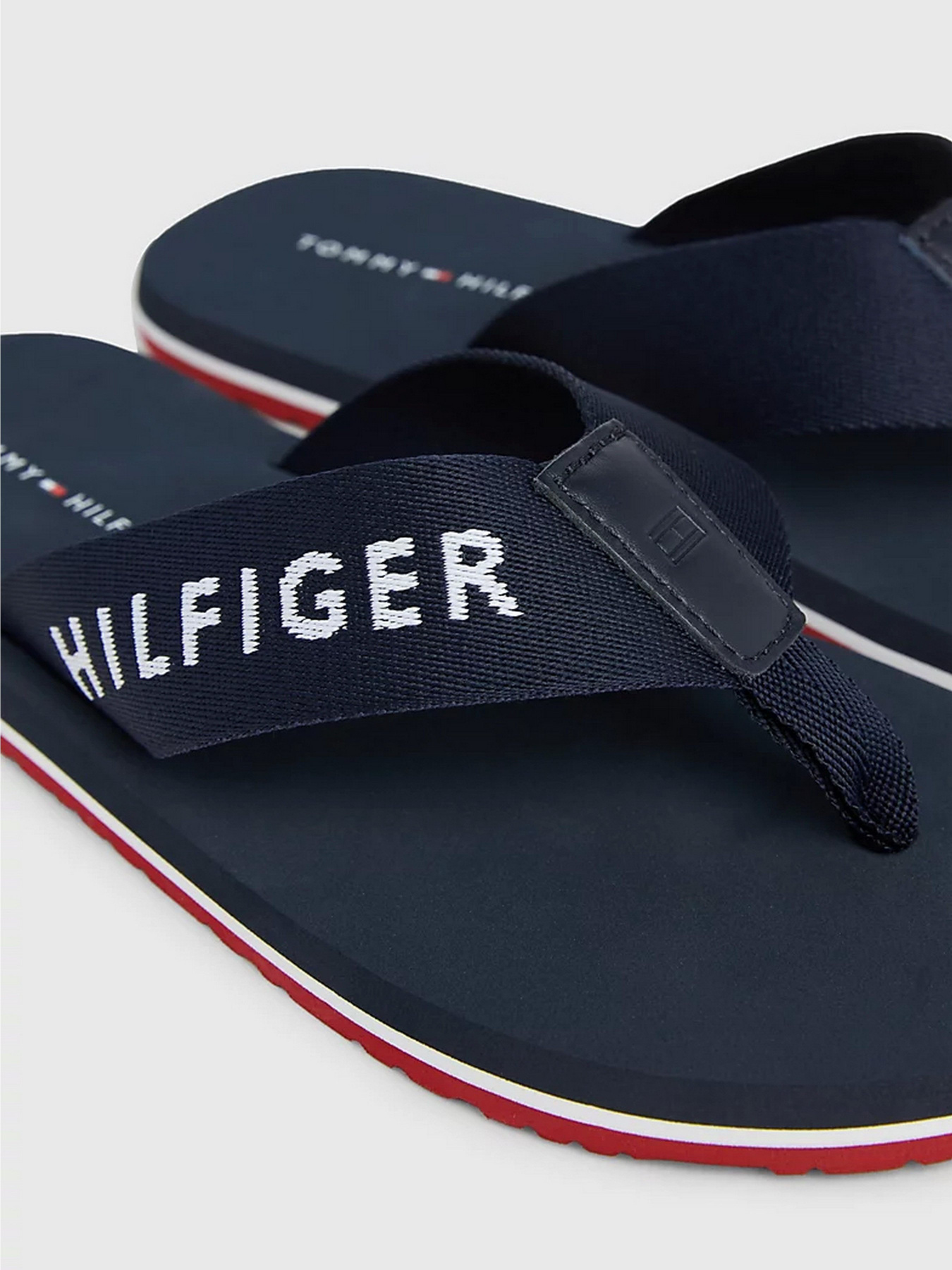 Вьетнамки Tommy Hilfiger LOGO STRAP FLIP-FLOPS модель FM0FM04618-DW5 Фото