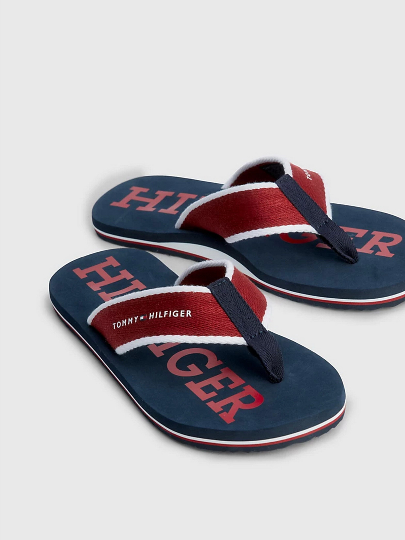 Вьетнамки Tommy Hilfiger CLASSICS WEBBING LOGO FLIP-FLOPS модель FM0FM04617-0GY Фото
