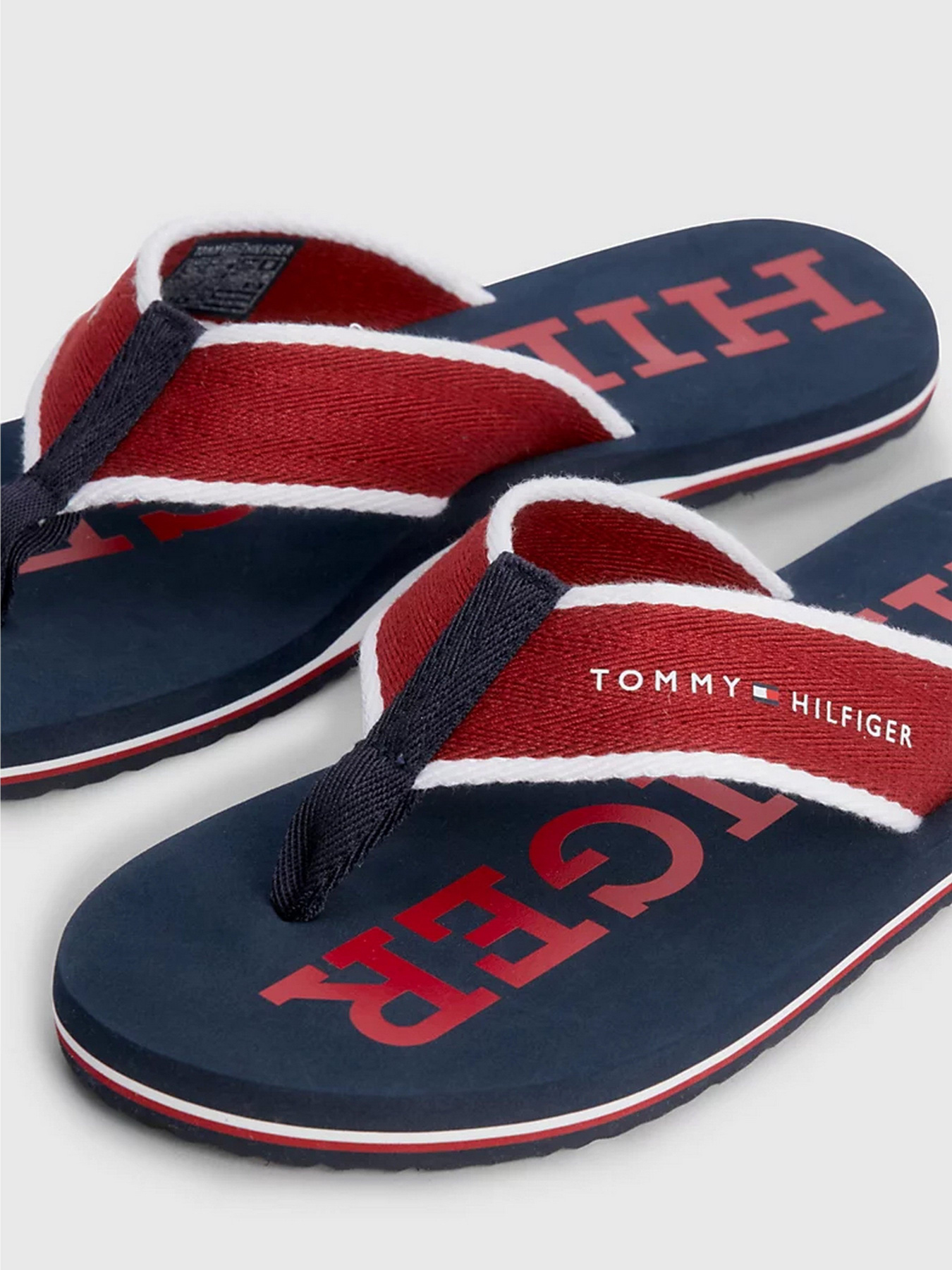 Вьетнамки Tommy Hilfiger CLASSICS WEBBING LOGO FLIP-FLOPS модель FM0FM04617-0GY Фото