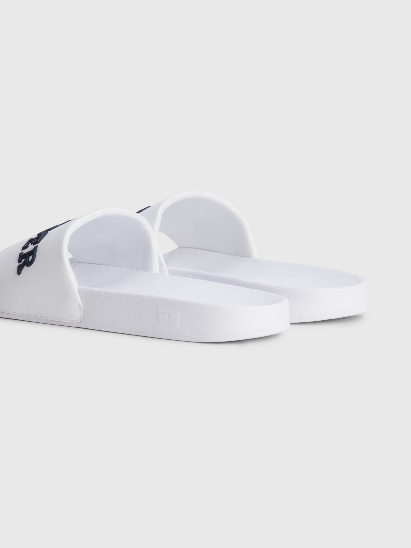 Шлепанцы Tommy Hilfiger 3D TONAL LOGO модель FM0FM04612-YBS Фото