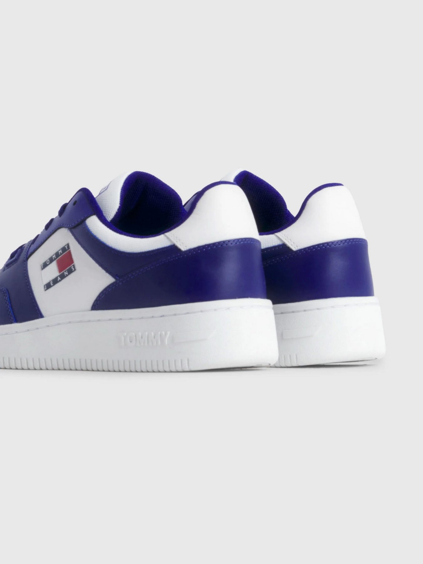 Кроссовки повседневные Tommy Hilfiger Tjm Basket модель EM0EM01215-C9B Фото