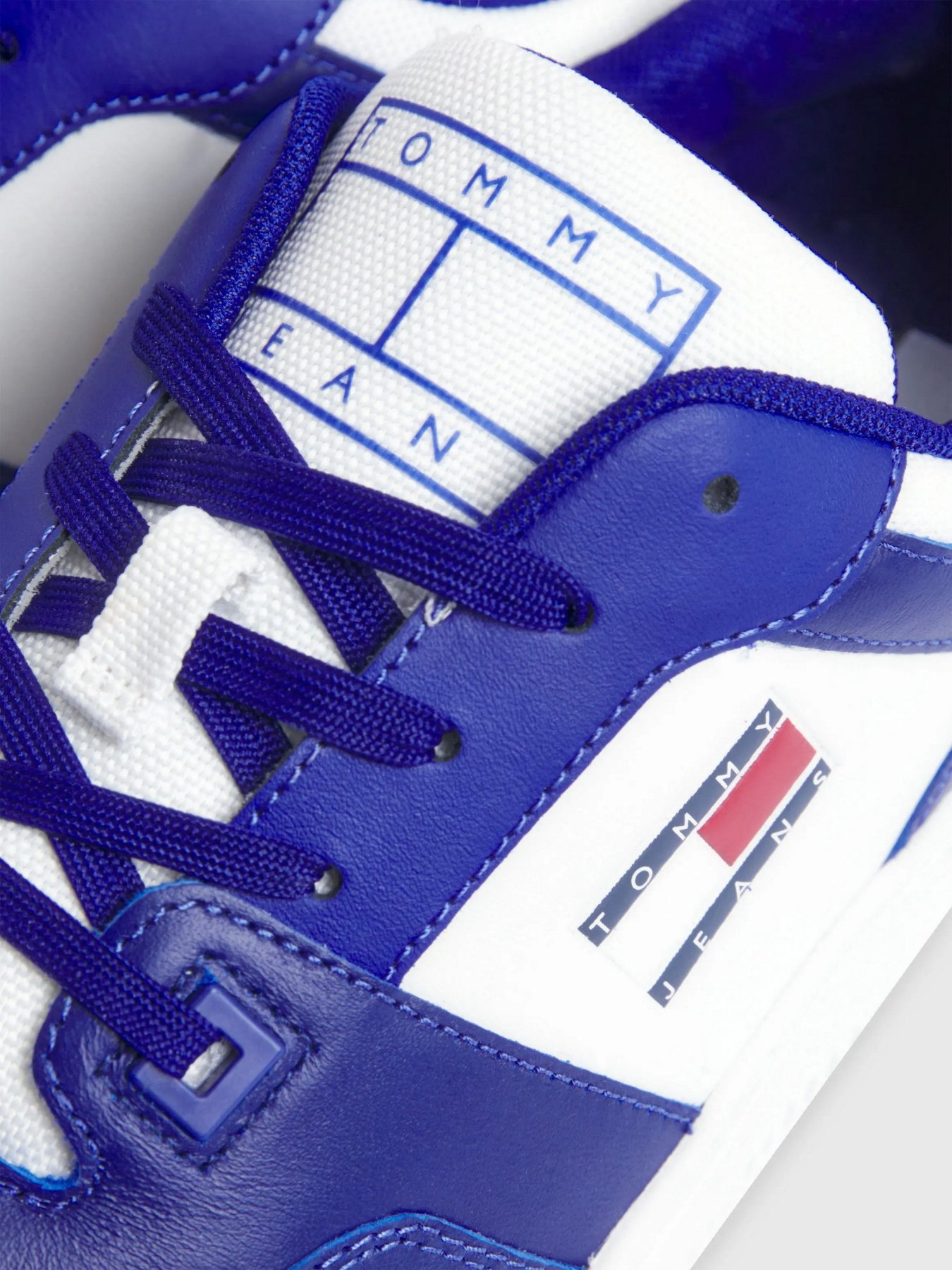 Кроссовки повседневные Tommy Hilfiger Tjm Basket модель EM0EM01215-C9B Фото