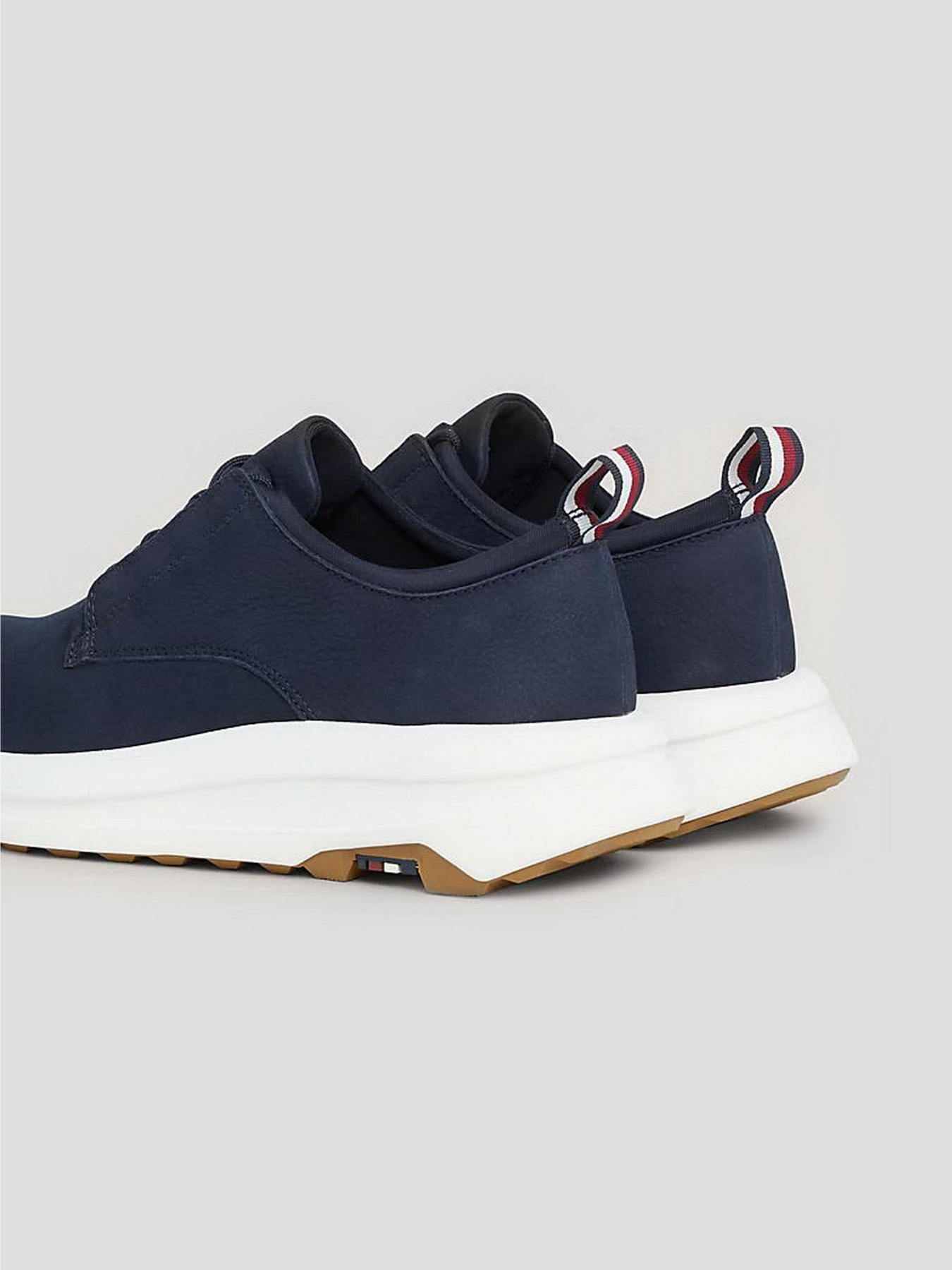 Кросівки повсякденні Tommy Hilfiger Nubuck Leather Hybrid Chunky Trainer Shoes модель FM0FM04671-DW5 Фото