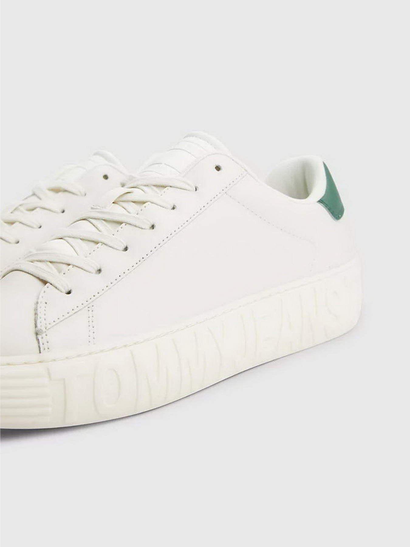 Кеди низькі Tommy Hilfiger Leather Logo Cupsole Trainers модель EM0EM01213-YBI Кеди низькі Tommy Hilfiger Leather Logo Cupsole Trainers модель EM0EM01213-YBI Фото