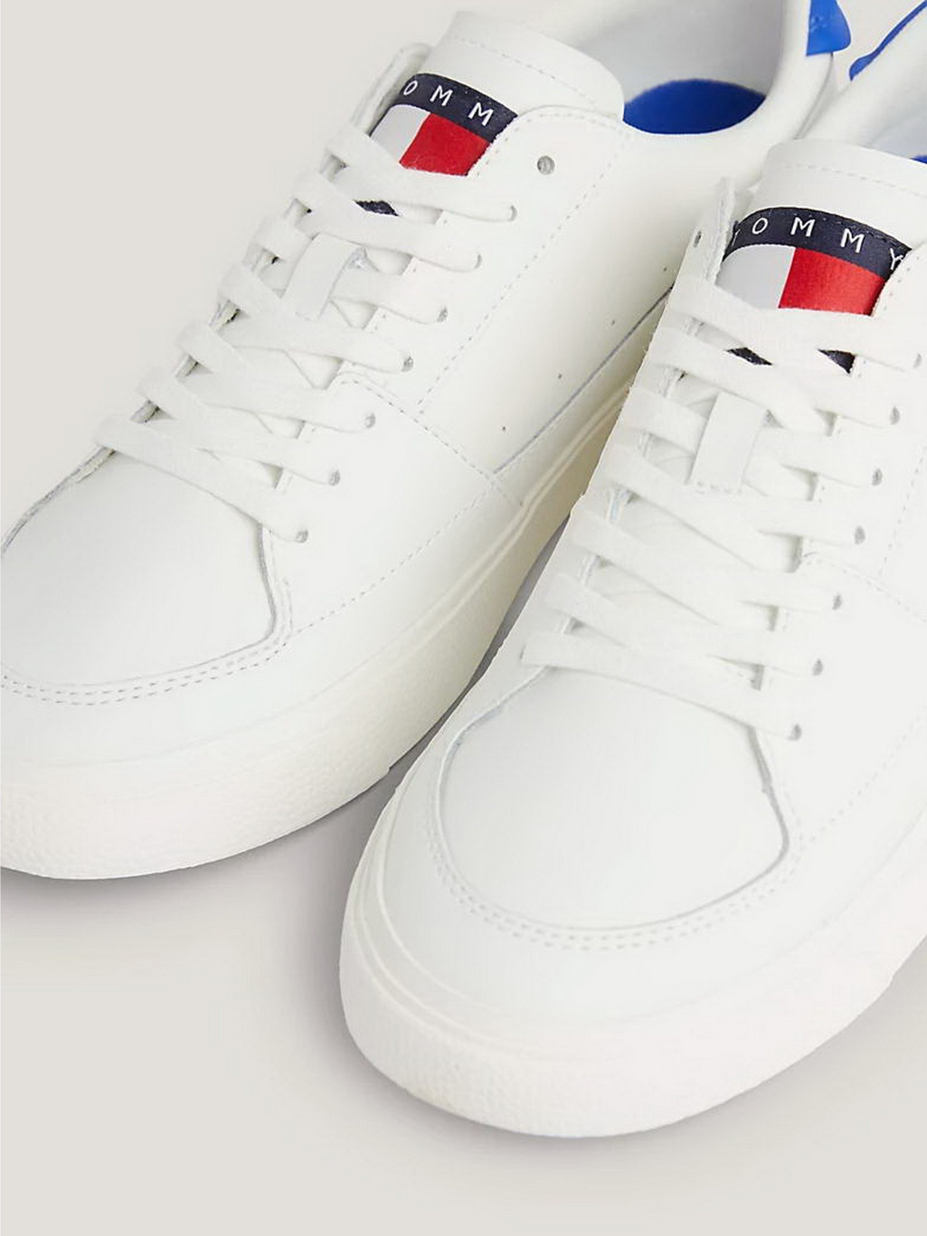 Кеди низькі Tommy Hilfiger Contrast Heel Lace Up модель EM0EM01341-YBL Фото